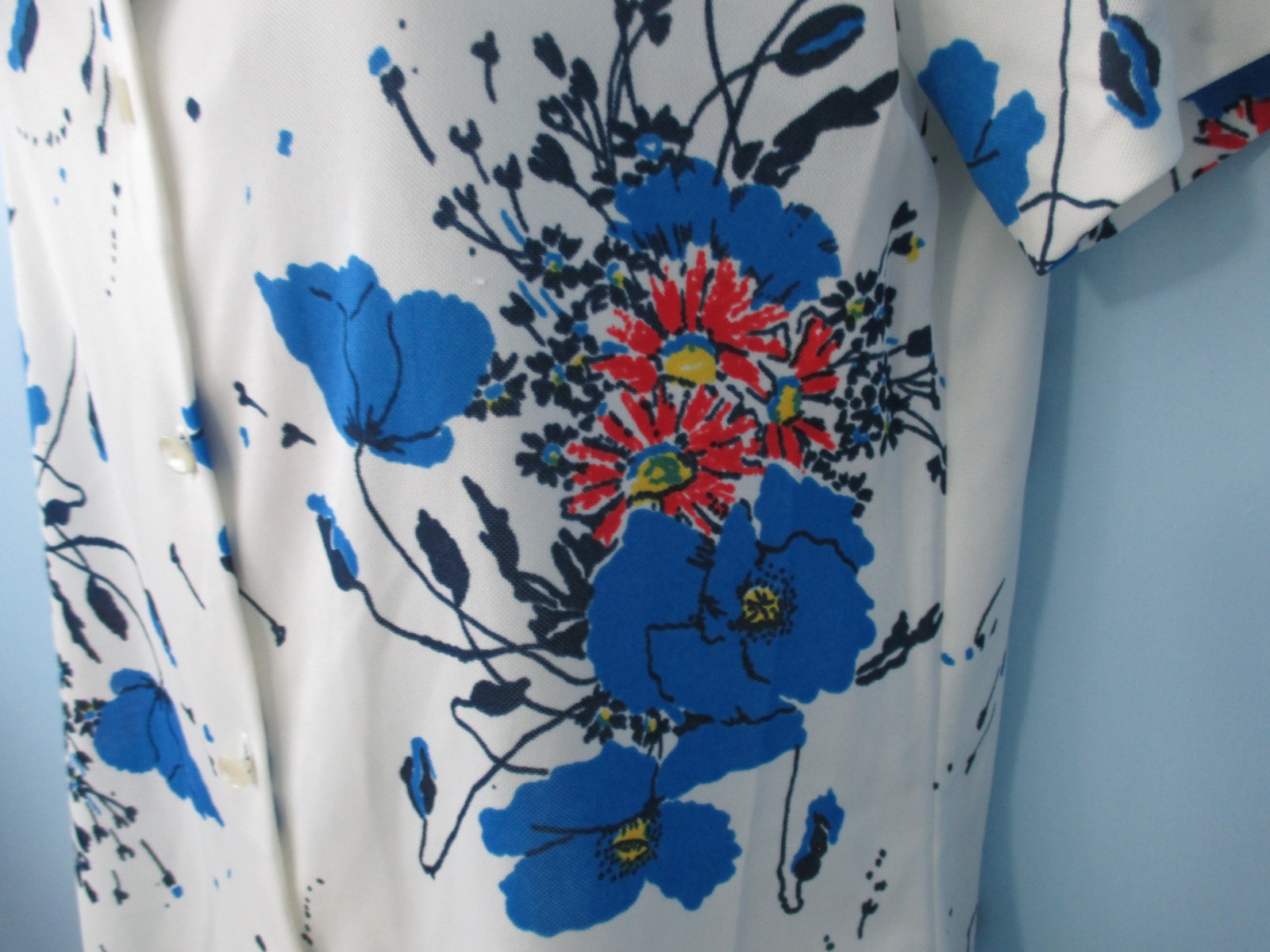 Authentic Vintage 1970s Graff Short Sleeve Polyester Blouse – Size S