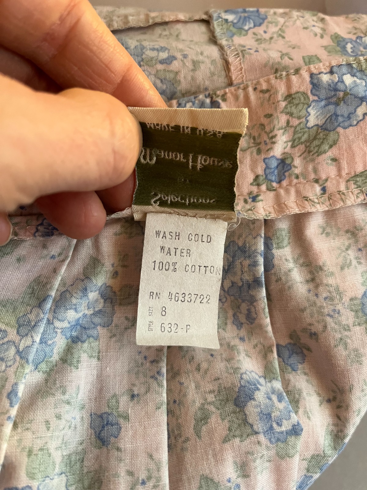Vintage Selections by Manor House 25&Prime; Waist Skirt Cotton Floral Pink Pleated