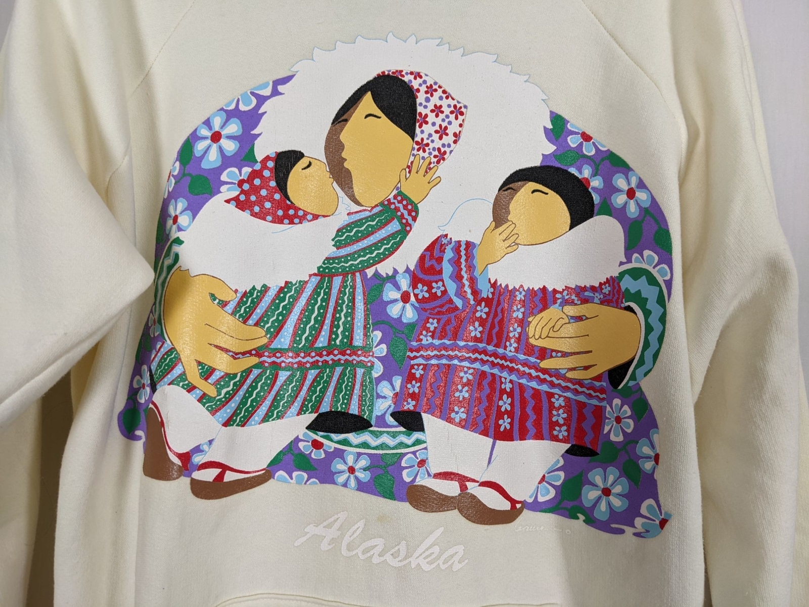 Vintage Arcticwear adorable painted mother and kids in front white hoodie XL