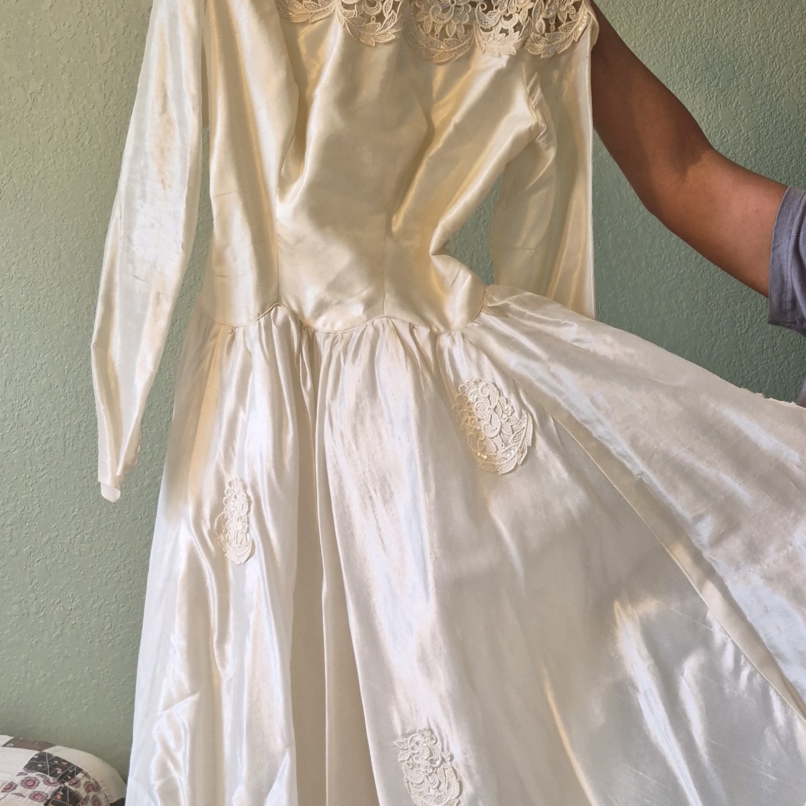 1950&rsquo;s Wedding Dress With Head Piece. Ivory With Lace