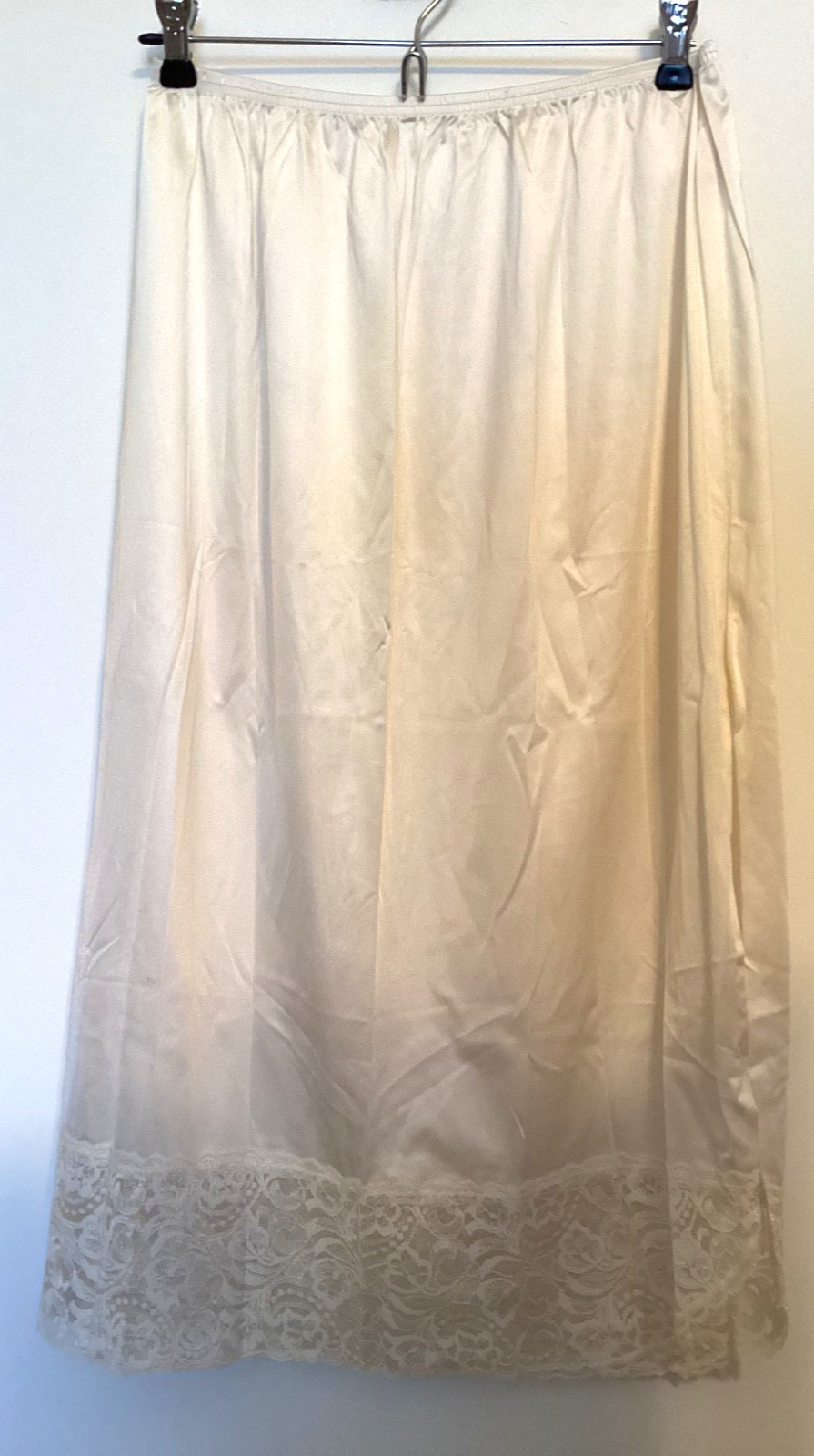 VTG Vanity Fair Ivory Lace Trim Half Slip 28.5” w/Side Slit Sz L USA