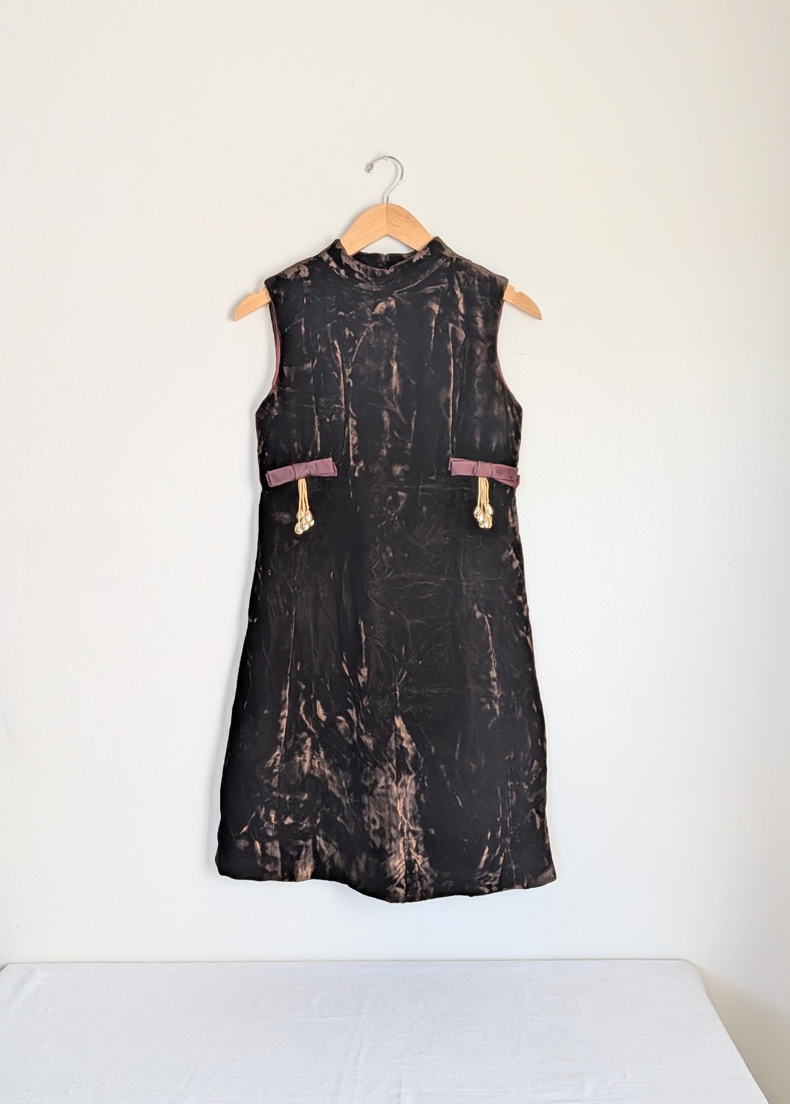 Vintage circa 1960&rsquo;s-70&rsquo;s Women&rsquo;s Chocolate Brown Crushed Velvet Mini Dress S