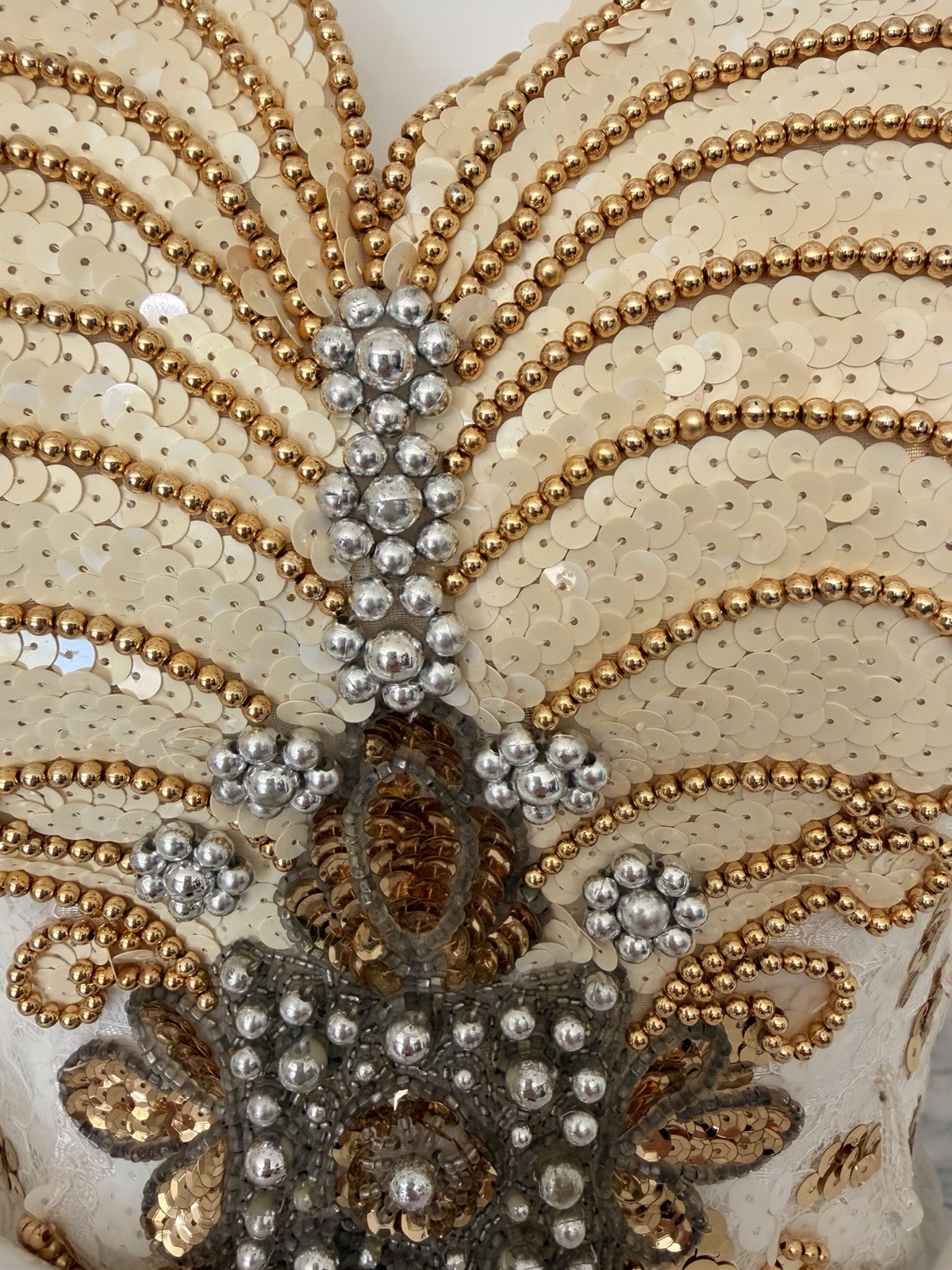 Vintage Alyce Designs White & Gold Beaded Sequin Formal Prom Gown Dress Size 4