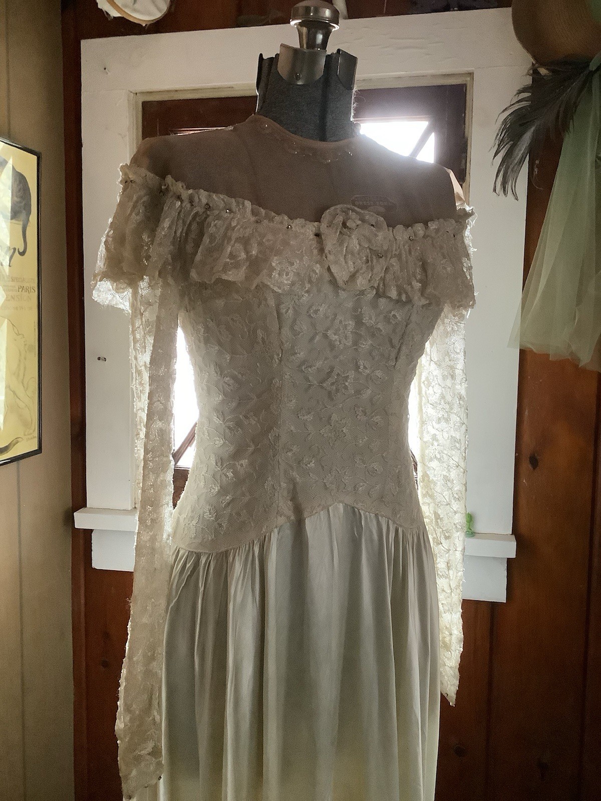Vintage Early 1930’s Lily Of Valley Satin Roses Lace Jewel Wedding Gown 34-28-52