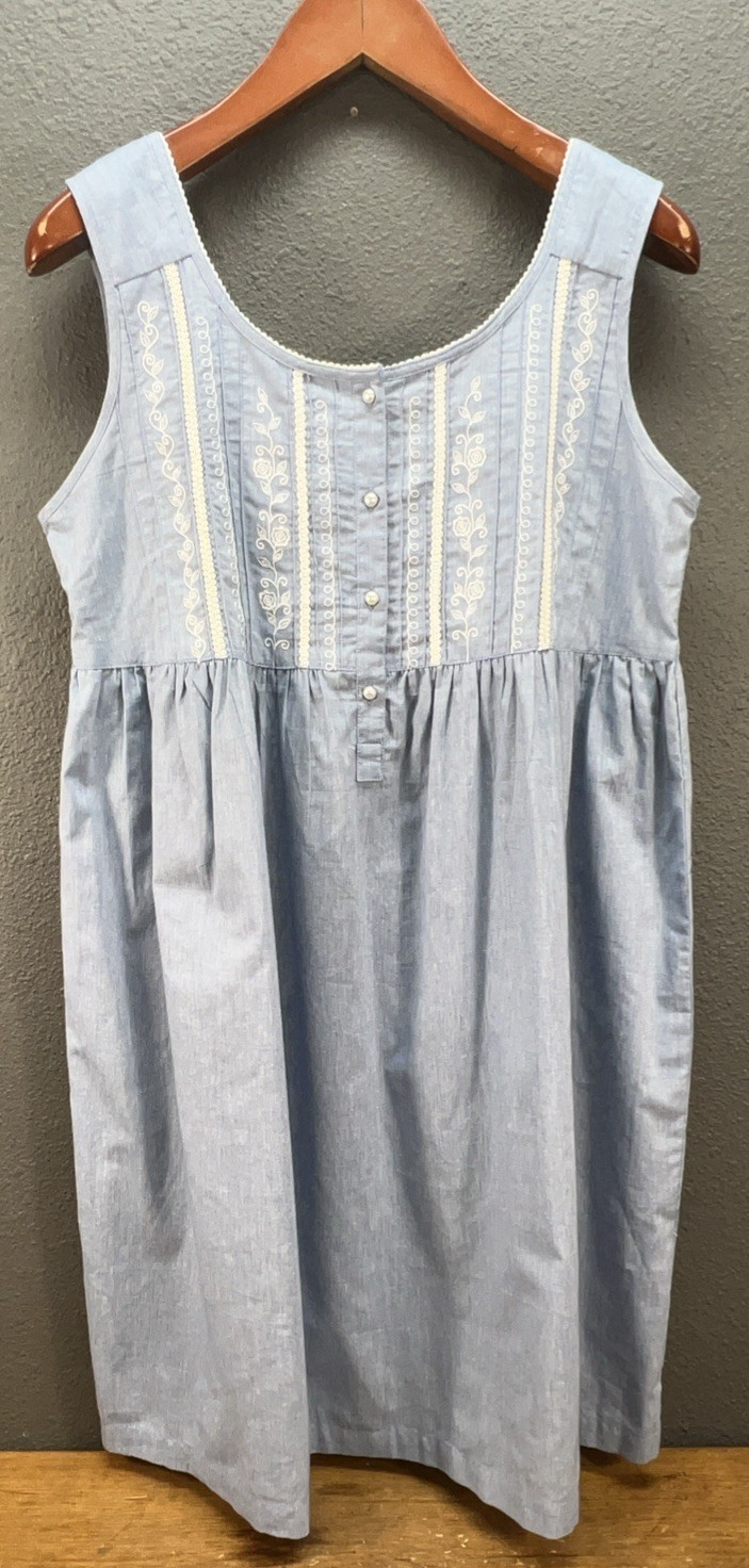 Vtg Gilligan & Omalley Nightgown M Short 100% Cotton Chambrey Cottage Core