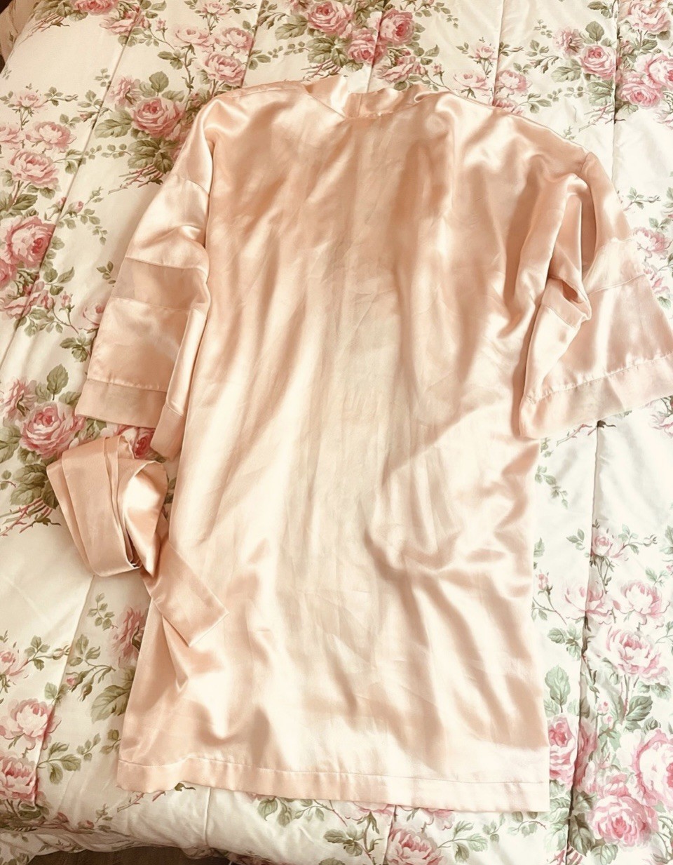 Vintage Valentino Intimo Satiny Soft Robe w Sheer Stripe Arms Peachy Pink Sz L