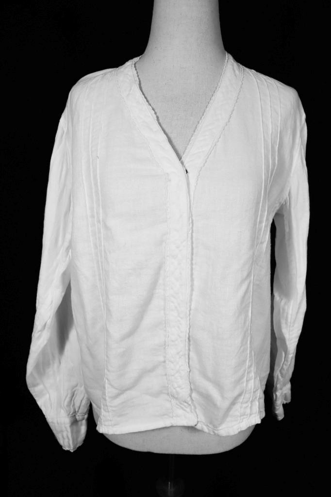 Antique French 1920&rsquo;s White Cotton Flannel Lined Blouse Size Med Exc Condition