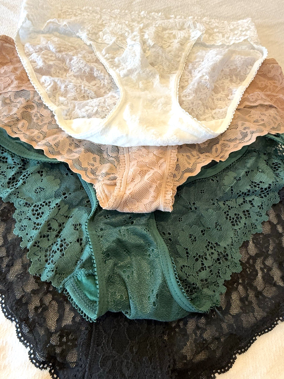 Lot 4 Vtg Panties Victorias Secret & Mix Chantilly LACE Black VF White Green 7 L