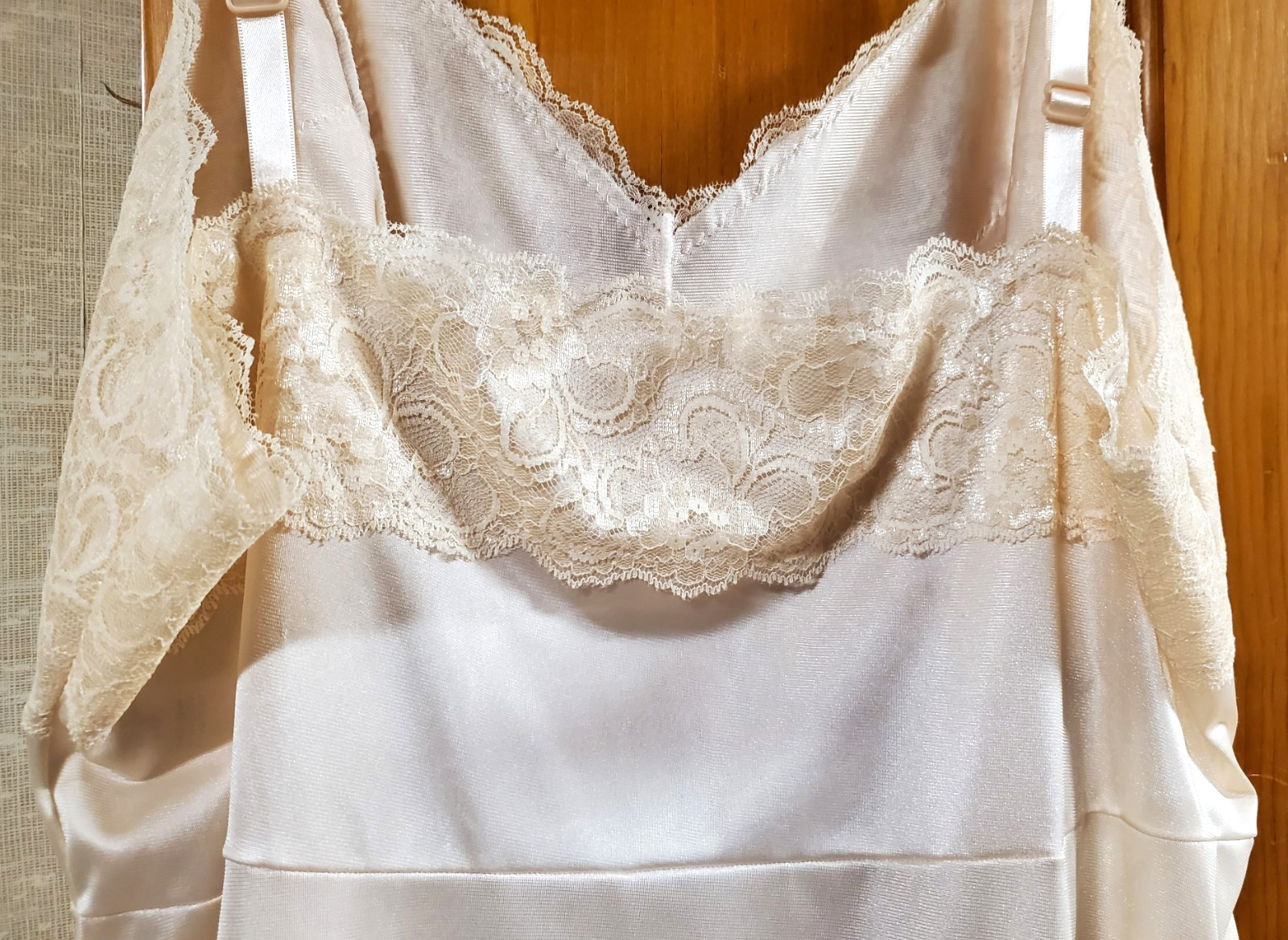 DIXIE BELLE Champagne Camisole Adj Straps Lace Trim – Size 42