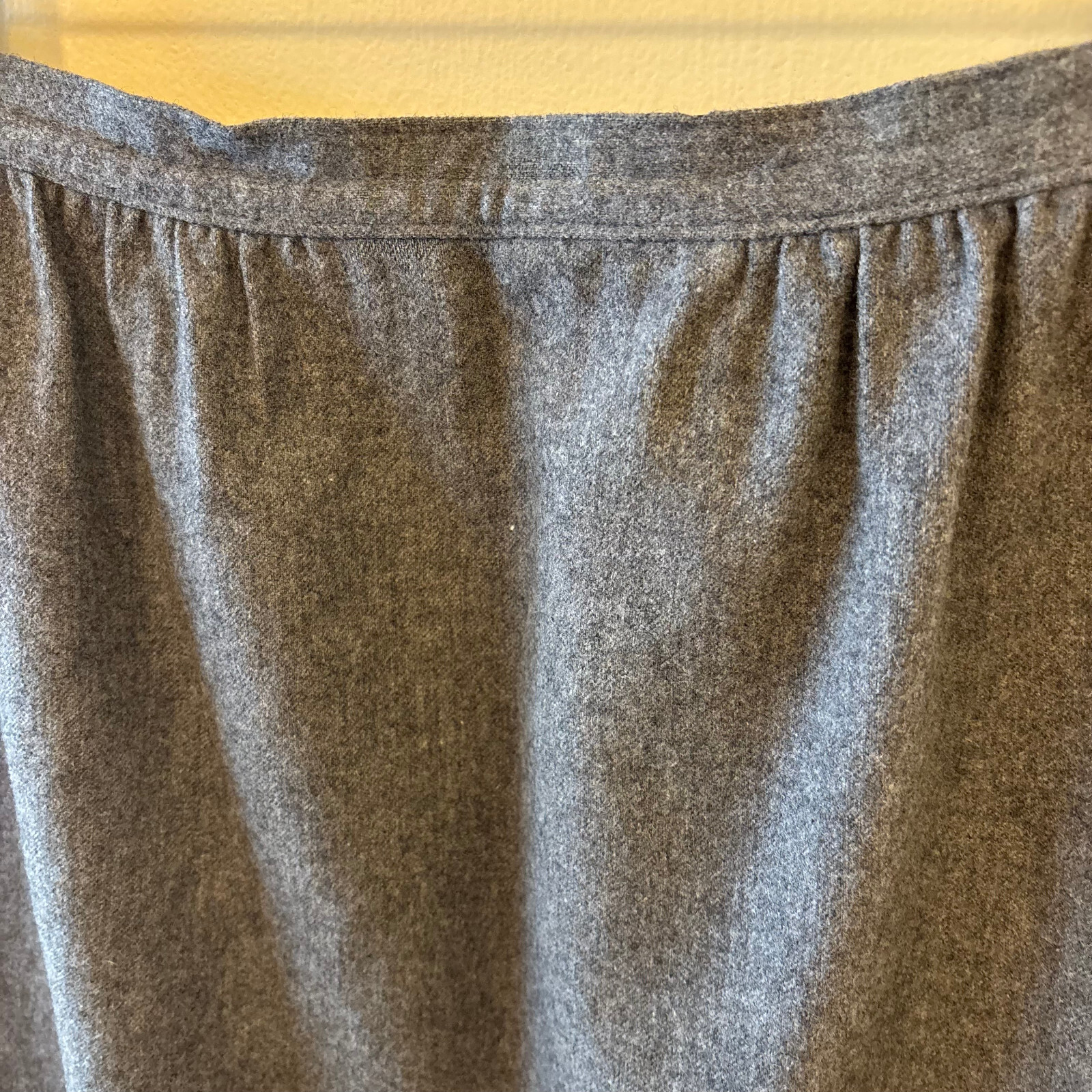 Vintage Pendleton 1990s Size 14 100% Wool Gray Skirt 28 Inches Made in USA Lined