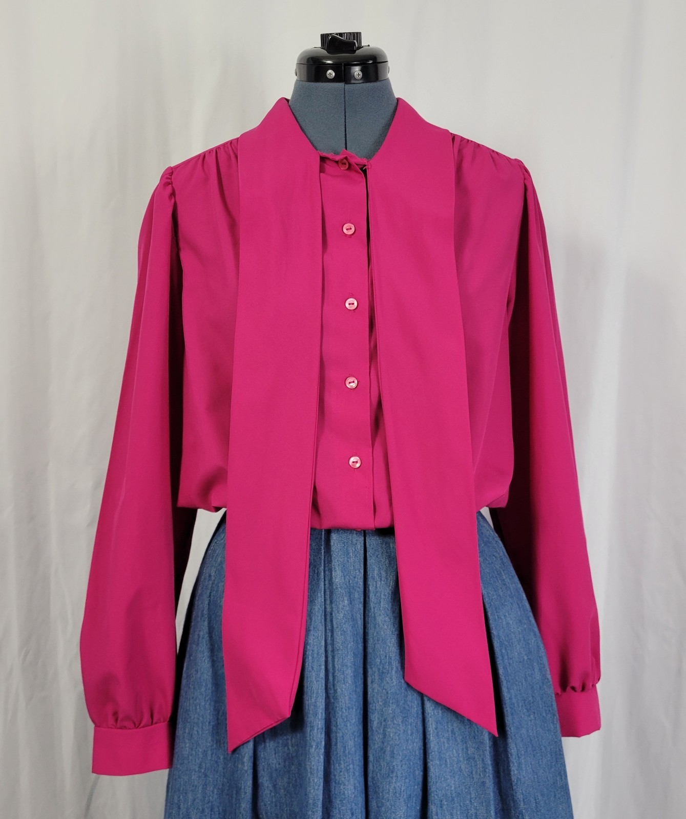 Vintage Judy Bond Magenta Button Down Blouse w Tie Collar Size 18
