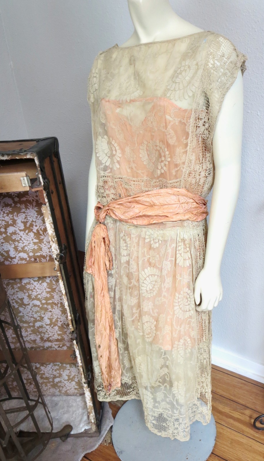 1920s Antique Filet Lace & Devore Silk Flapper Gown Ecru and Peach 35 Bust