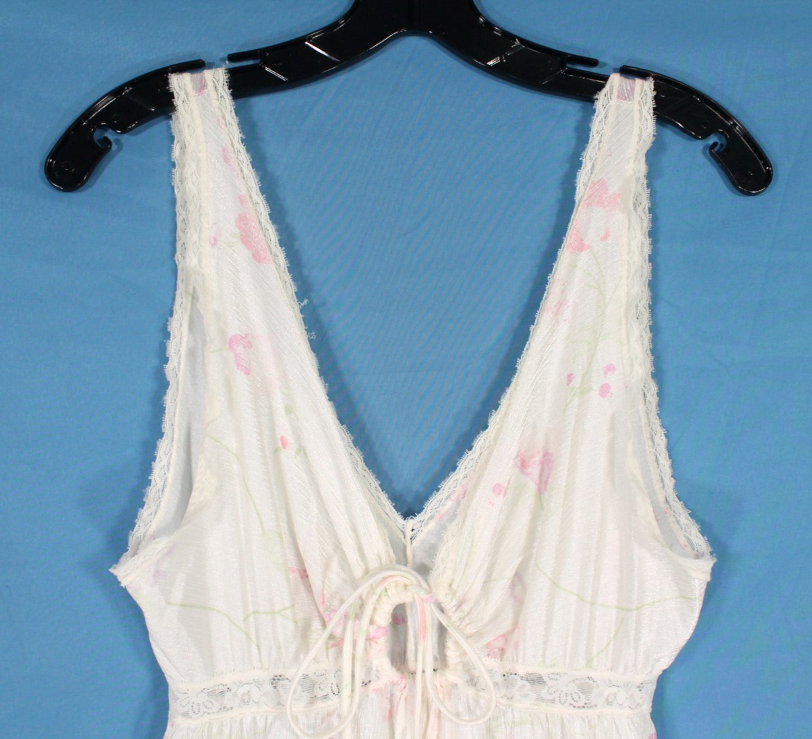 VTG VAL MODE Smooth NYLON White PINK FLORAL Tie Key-Hole LOUNGE Nightgown Sz M