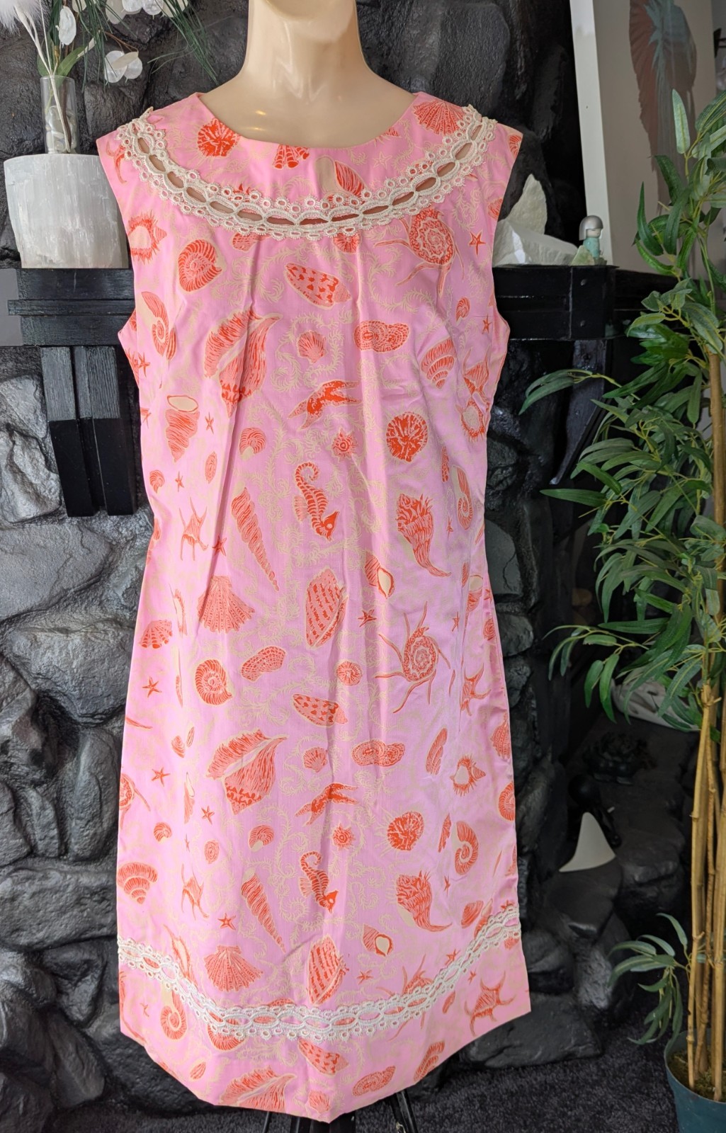 Vtg 60s 70s Mod Seahorse Shell Novelty Print Shift Dress w/ Crochet Lace M/L