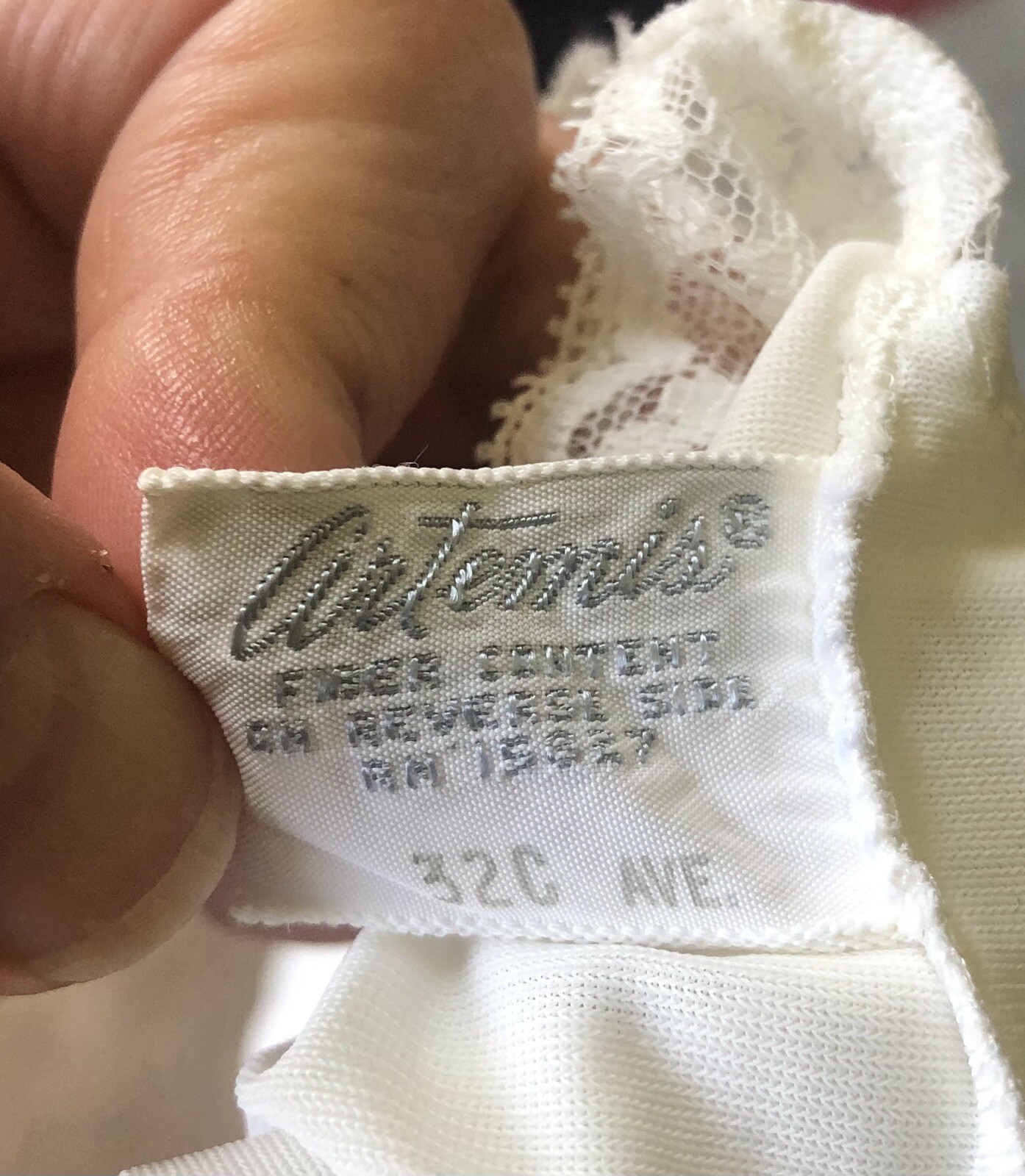 Vintage Gossard Artemis Lace Nylon Full Slip Lingerie 32C Beautiful