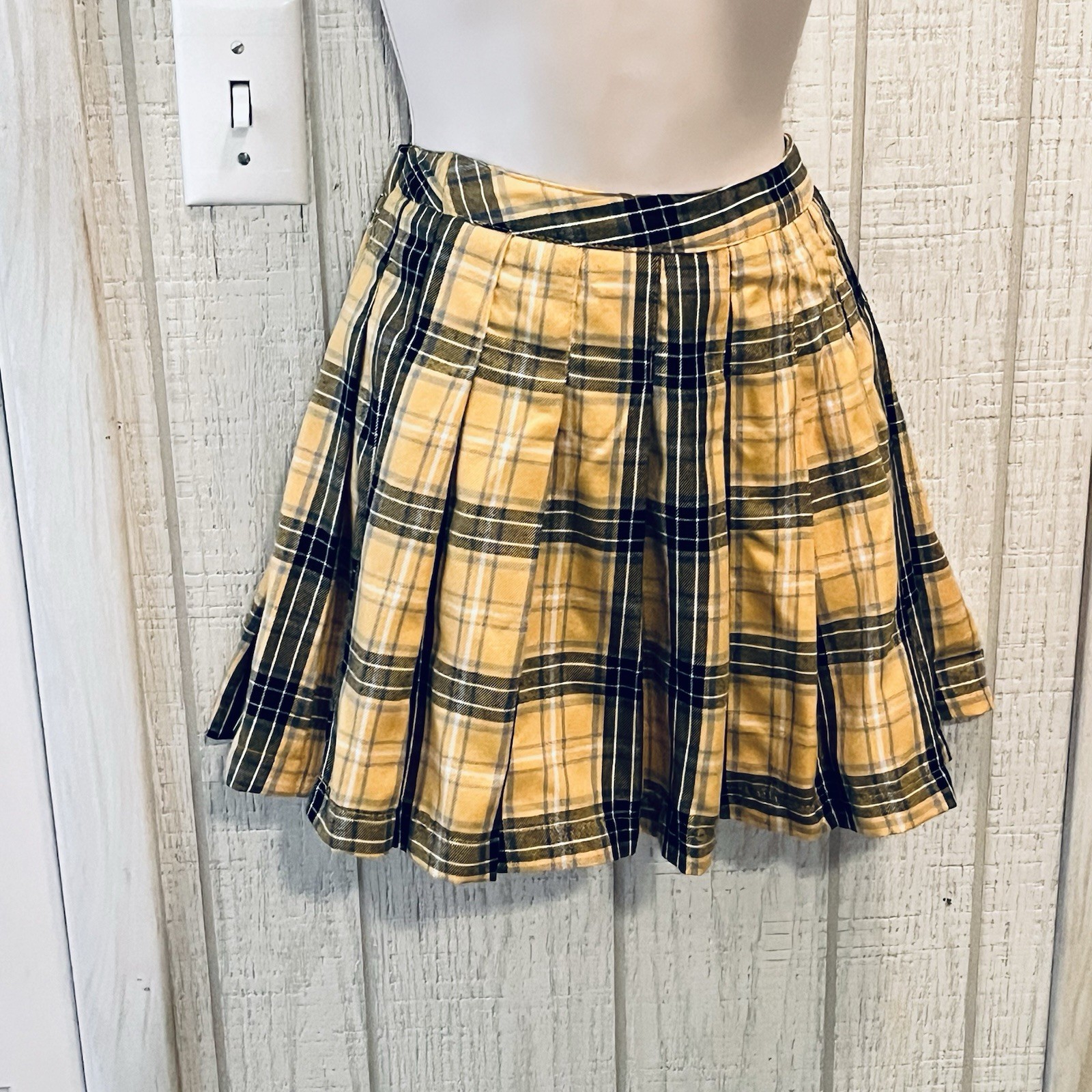 Y2K Micro Mini Skirt Yellow/Black PLAID PLEATED Sz Med-15.5&Prime; Length-FOREVER 21