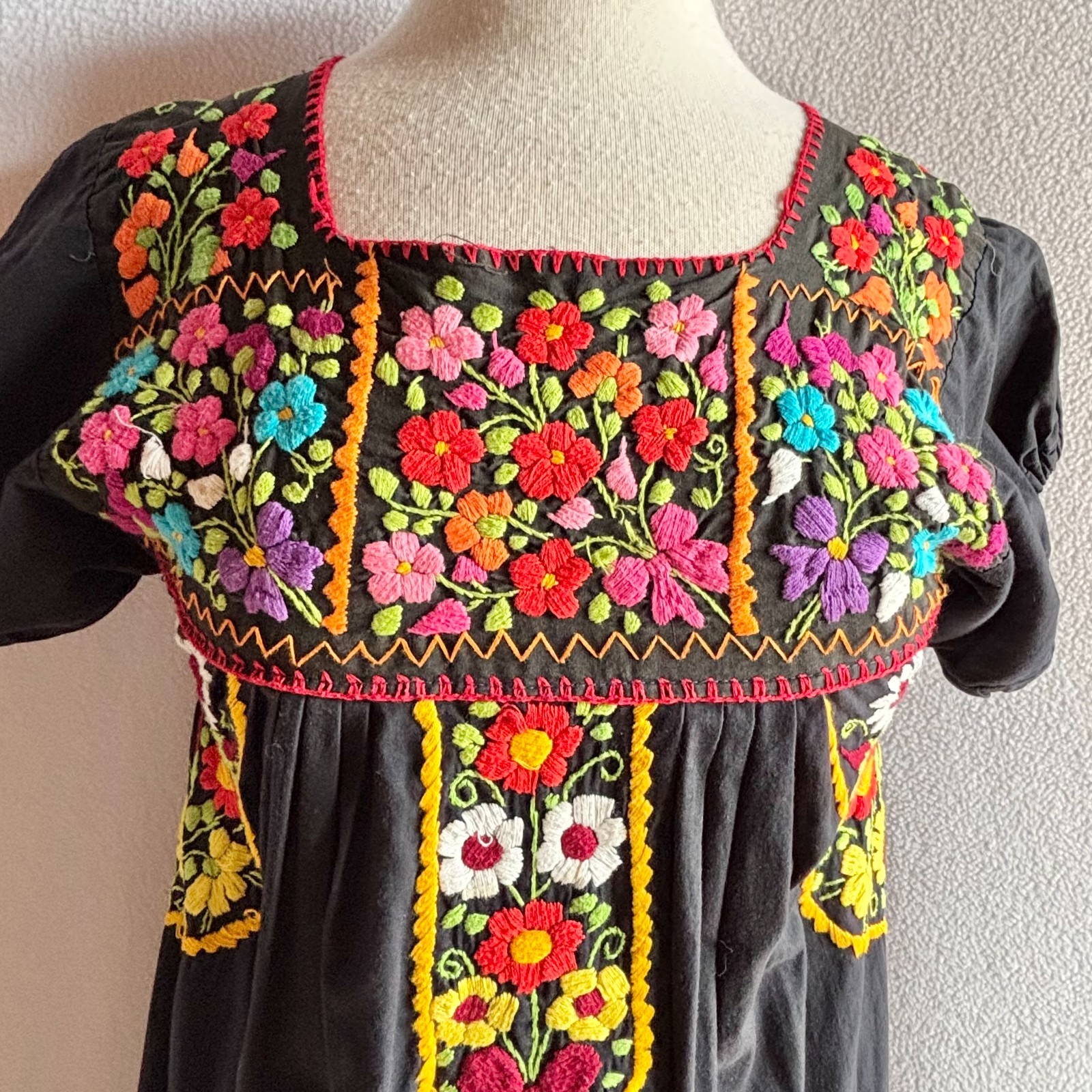 Vtg Black Cotton Colorful Floral Embroidered Mexican Oaxacan Maxi Dress Small