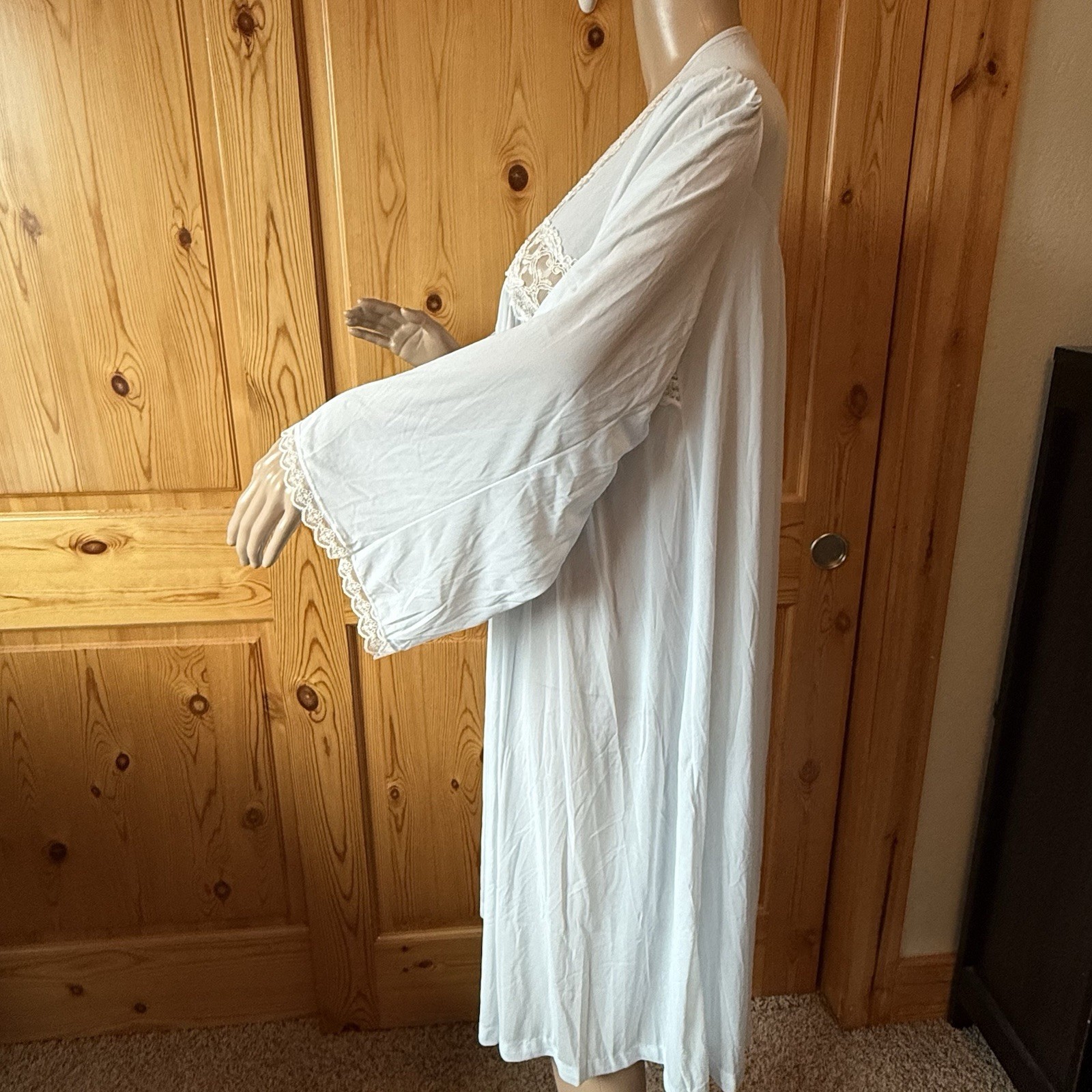 Vintage 70s Miss Elaine Peignoir Robe Size L 100% Nylon Blue White Lace