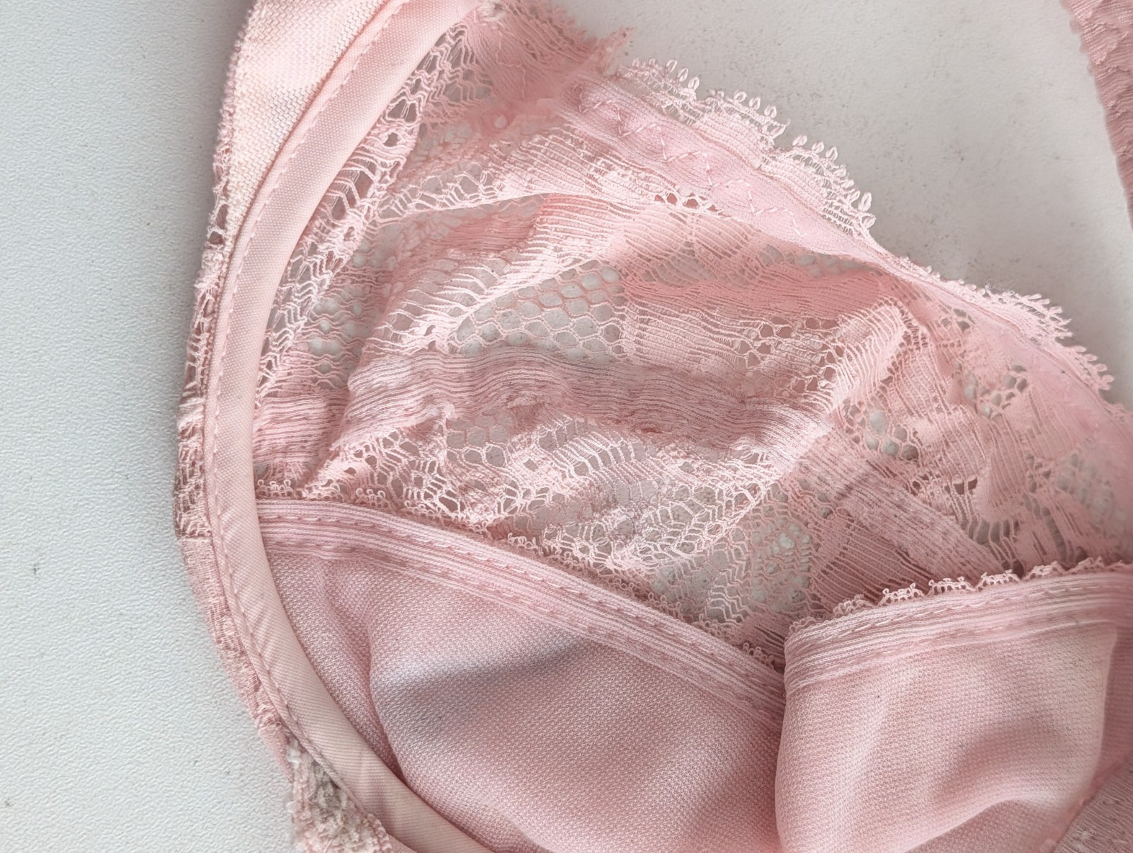 Vintage Lily Of France Lace Underwire Bra Pink Size 36B #1436 Front Closure USA