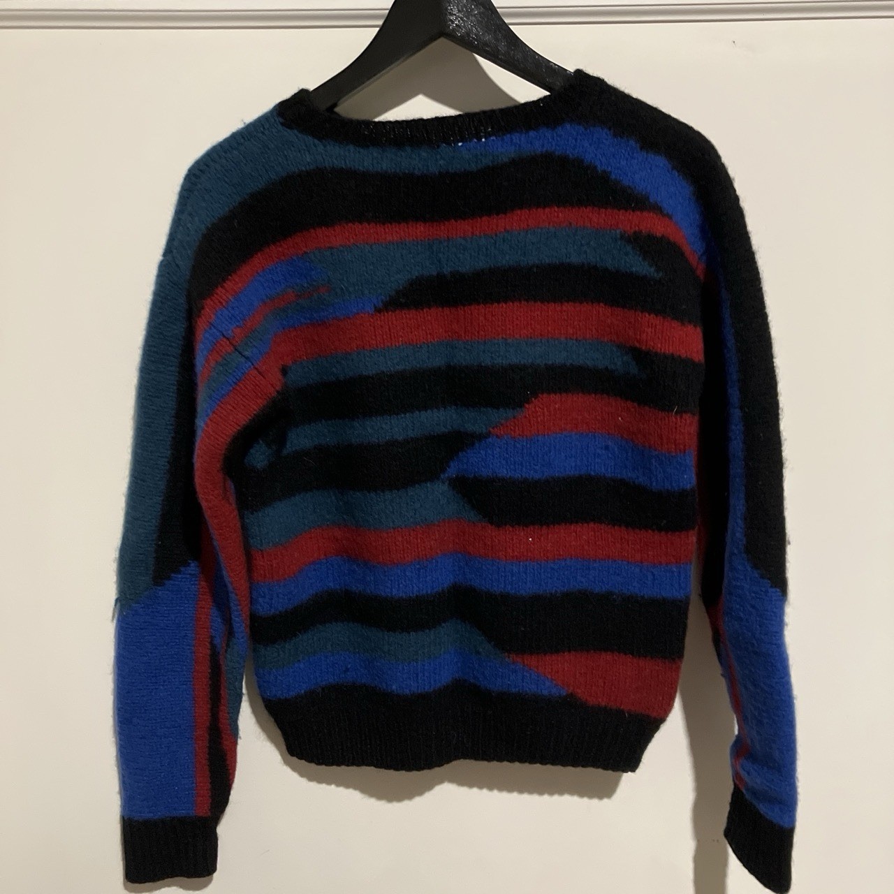 Vintage Women’s Woolen Color Block Pullover Sweater. Good Vintage Condition. Sm.