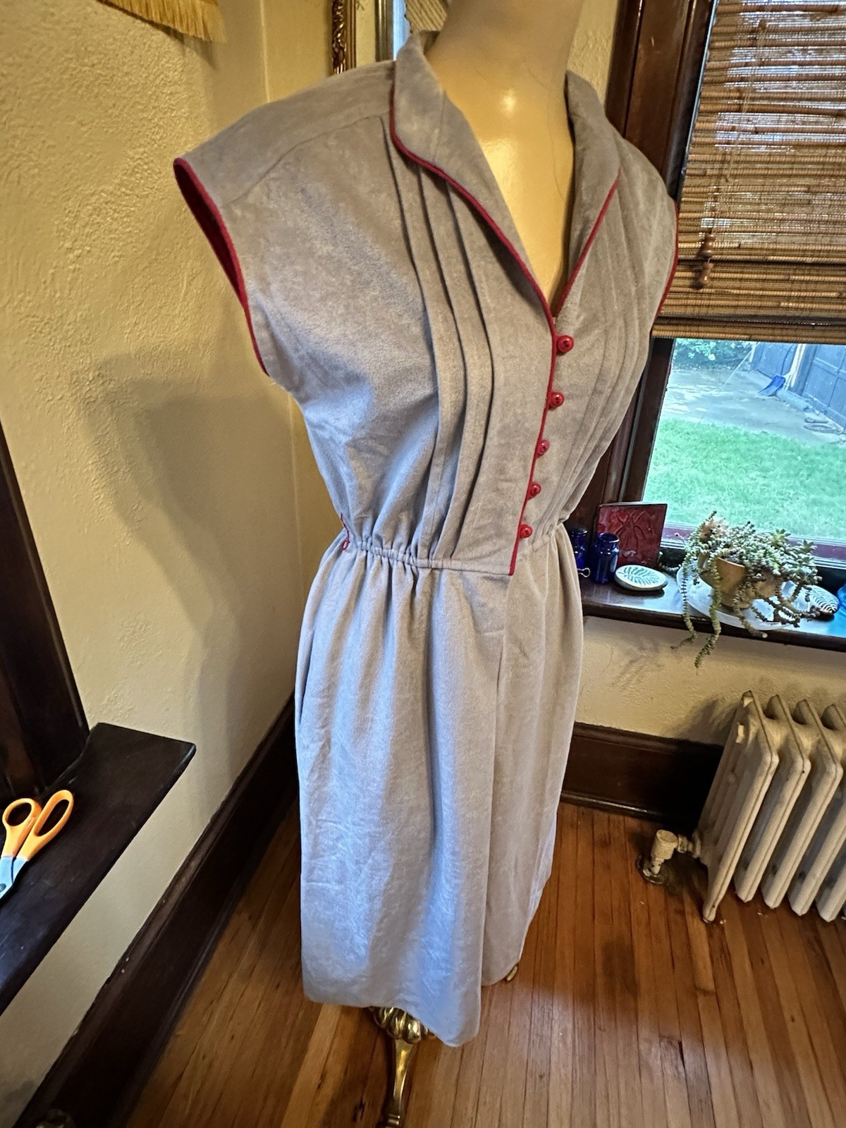 Vintage 70’s Gray/Red 40’s Inspired Dress Unbranded Tagged Sz.10 Soft Microfiber