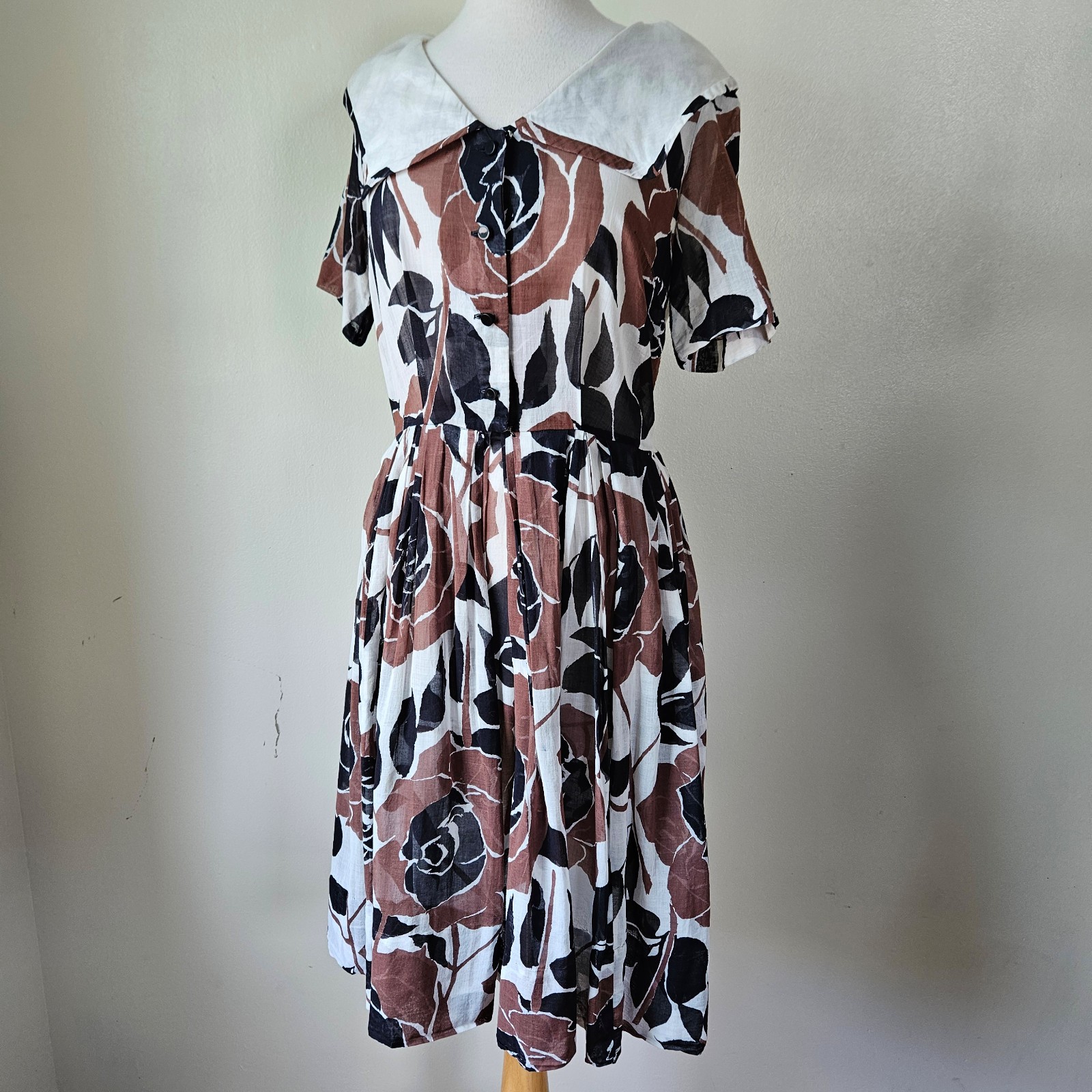 L&rsquo;Aiglon Vintage 50s 60s Lightweight Cotton Brown Black Floral Day Dress L