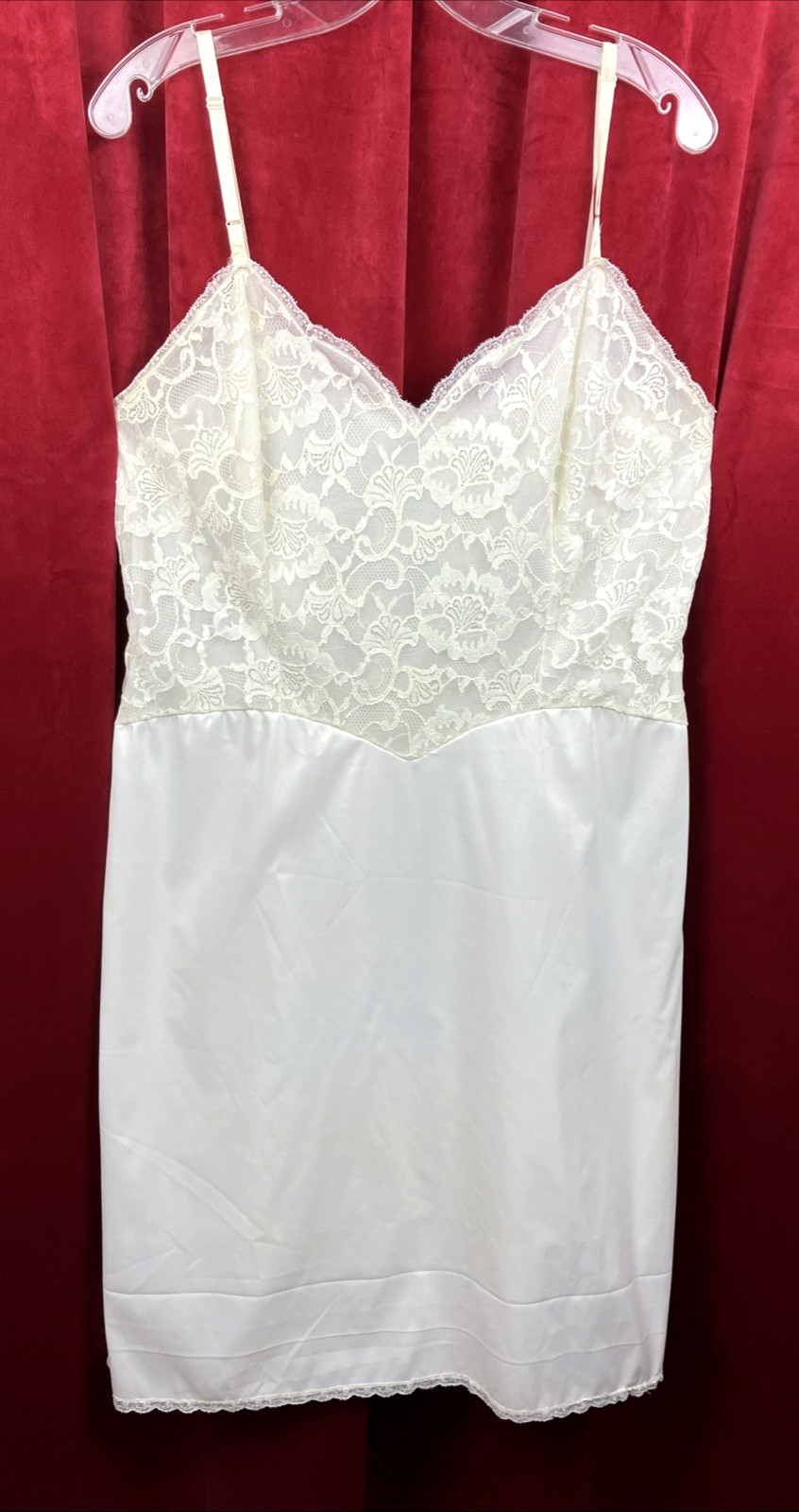 44 B vintage Vanity Fair White Nylon Slip Lace Sissy Pinup Wedding Bride