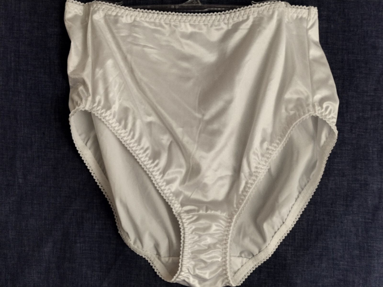 Vanity Fair Satin Panties 2XL/9 Nylon Spandex Briefs 48301 White Shiny NEW