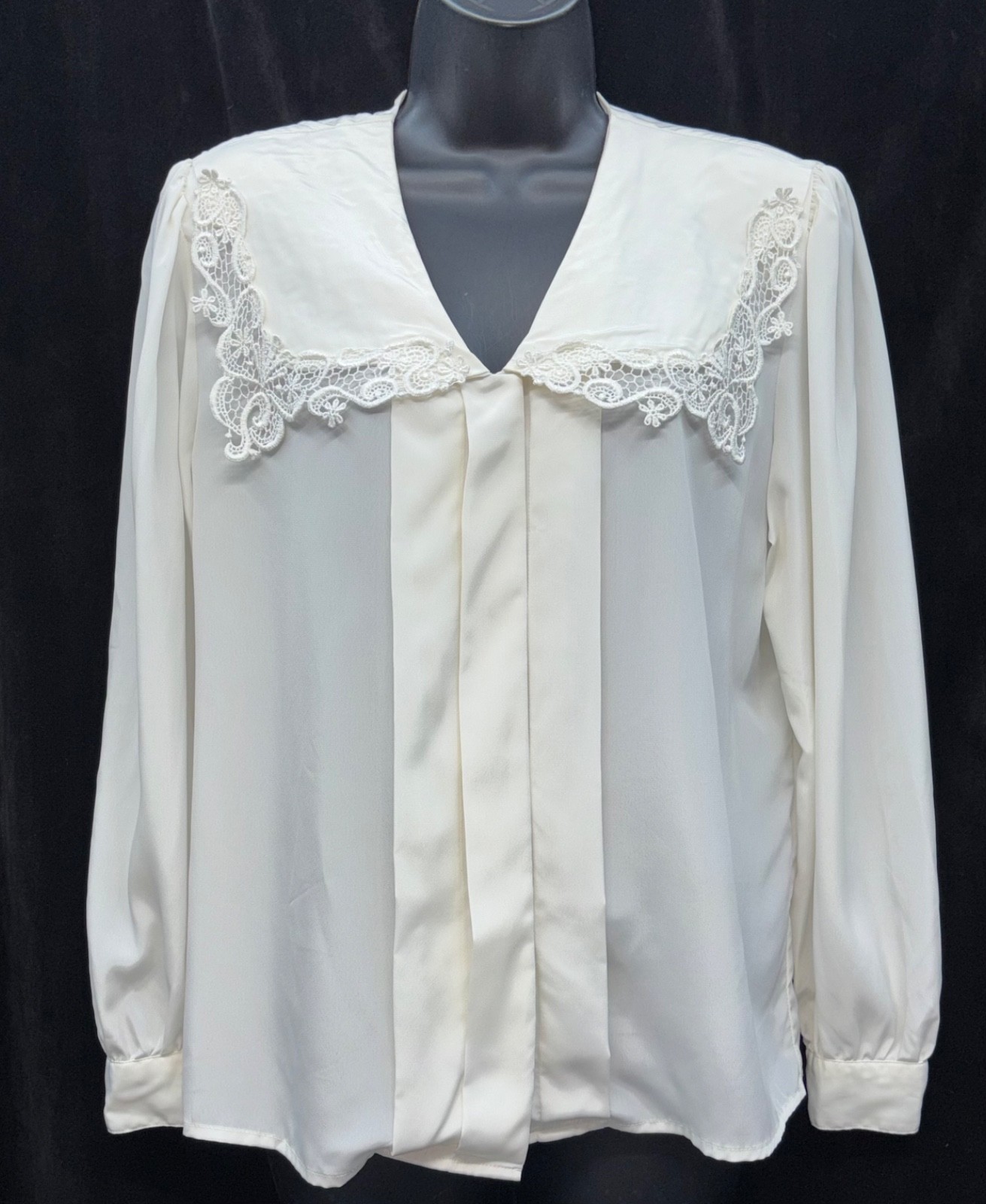 VTG David Matthew Women Size 12P Button Up Long Sleeve Lace Collar Blouse Cream