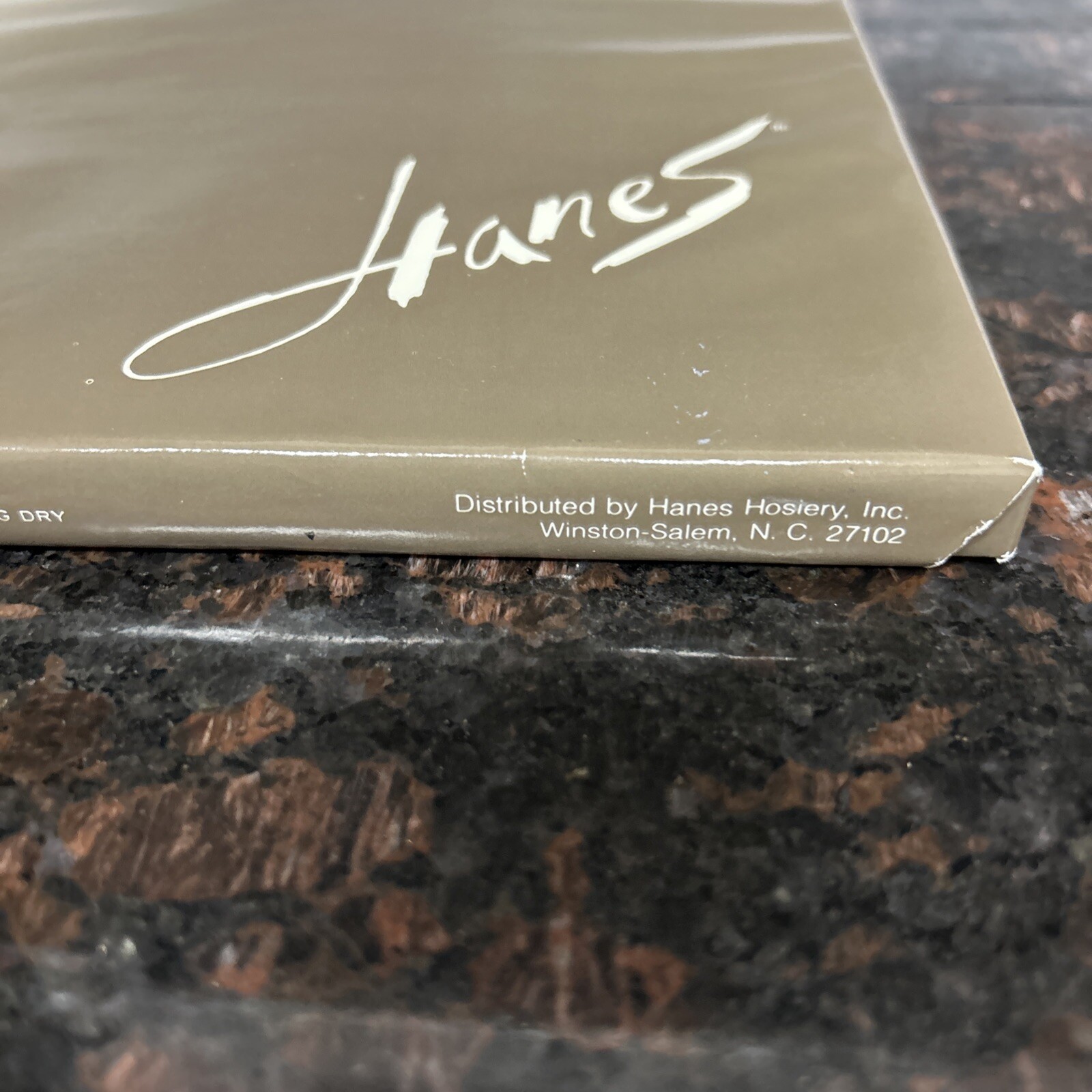 NIB HANES Stocking 3 Pair in Box Size 8.5 – 9.5 Med. South Pacific Garter Style