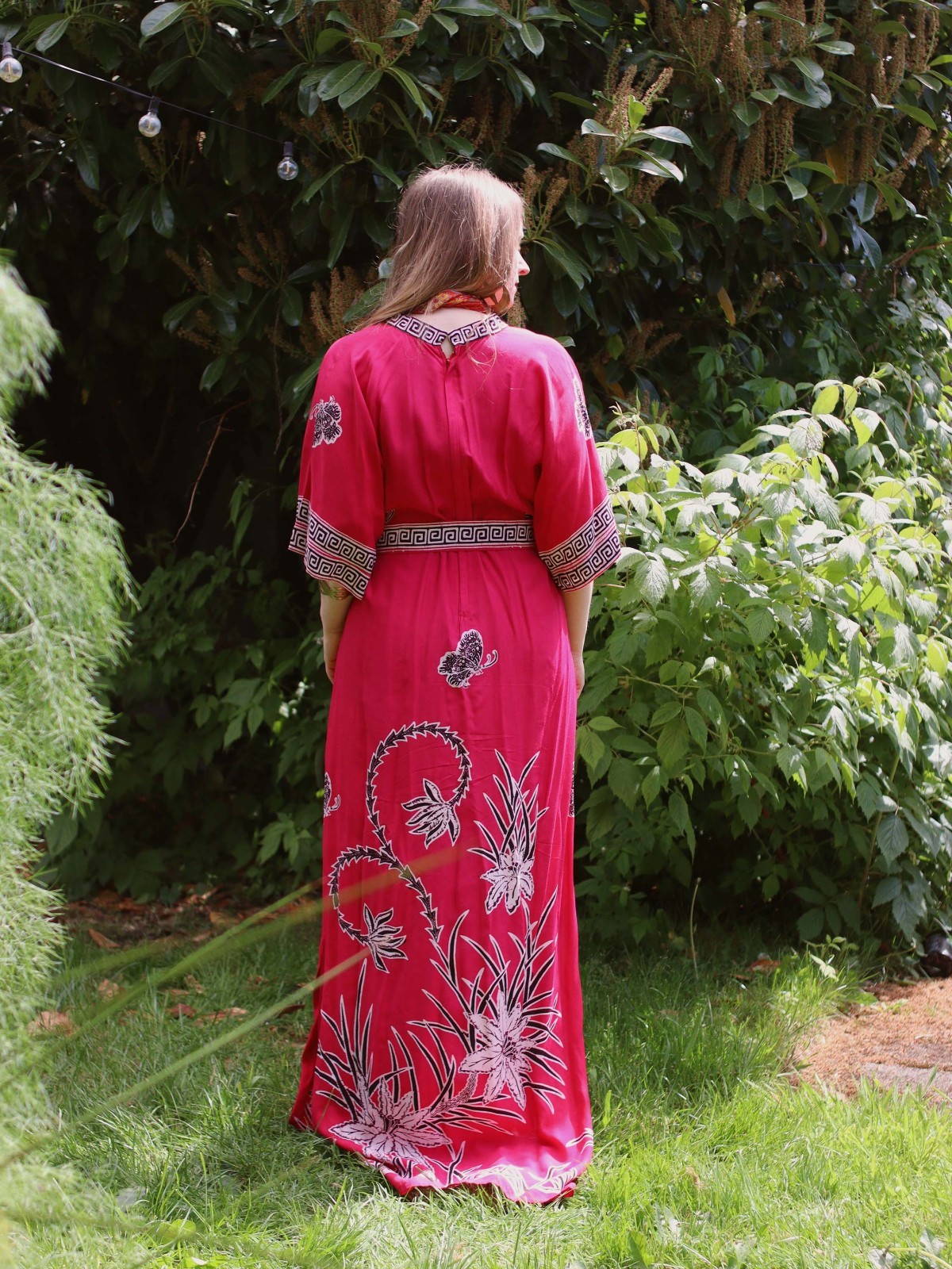 VTG Indonesian Red Batik Print Wide Sleeve Caftan Maxi Dress 1960s Frog Clasp