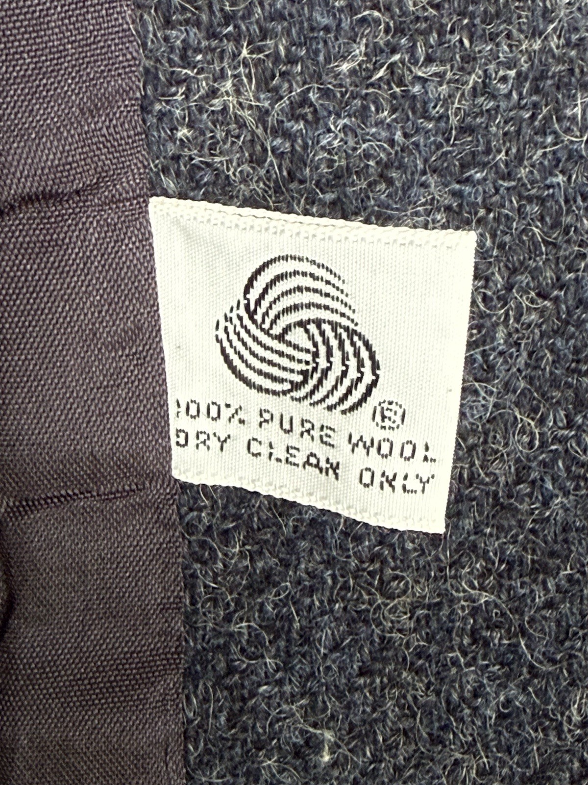 Vintage Intuitions 100 % Wool Dark Blue 2 Piece Pant Suit Ladies Size 6