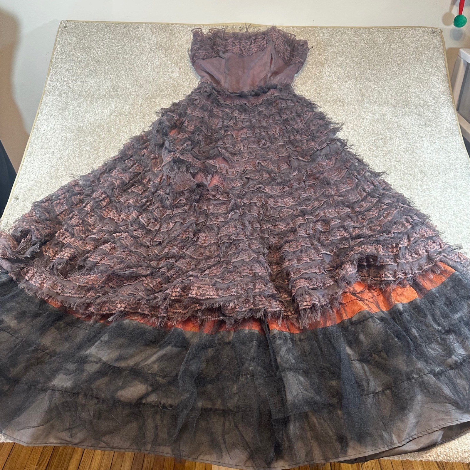 Vintage 1950s Strapless Lace Ruffle Ball Gown Tiered Tulle Dress Purple Fair **