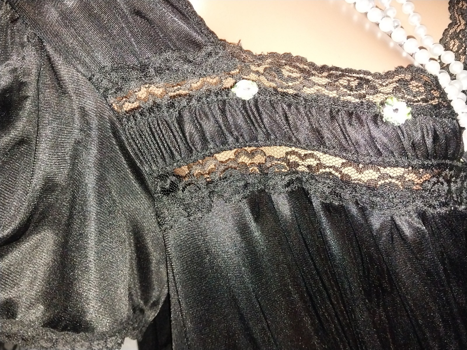 VTG SILKY NYLON FLIMSY THIN EMBRD FLUTTER SLV NIGHTGOWN SHIMMERY SHINES 48&Prime;