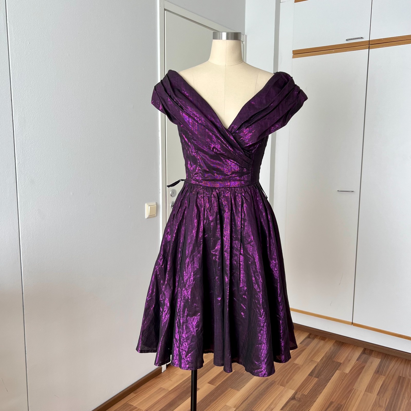 1980s Purple Off Shoulder Cocktail Party Dress Metallic Prom Retro Aline EU 36
