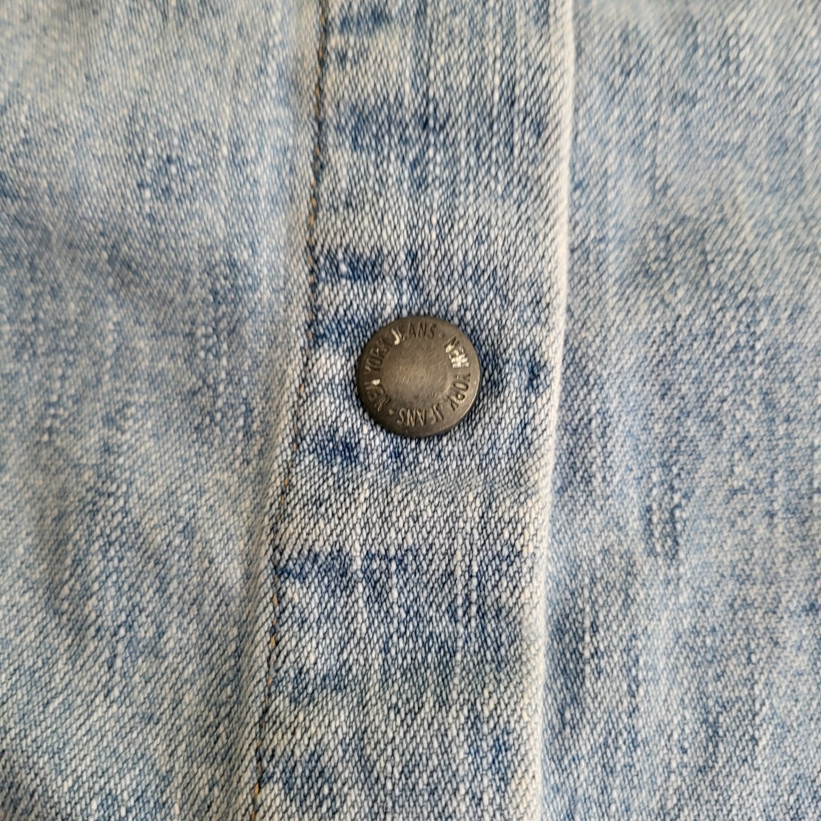 VTG Long Sleeve Snap Front Denim Chambray Shirt Women&rsquo;s L Distressed Hong Kong