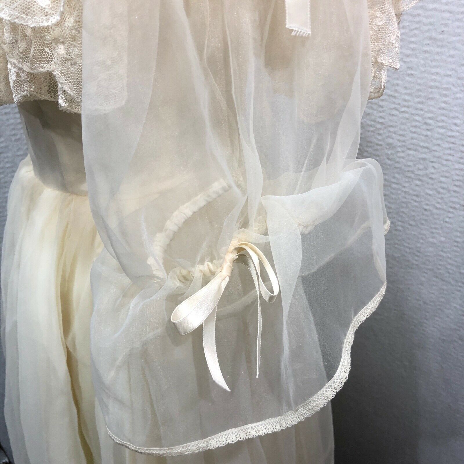 Hamilton Colonial Style Vintage Handmade Wedding Dress Organza Full Skirt Lace