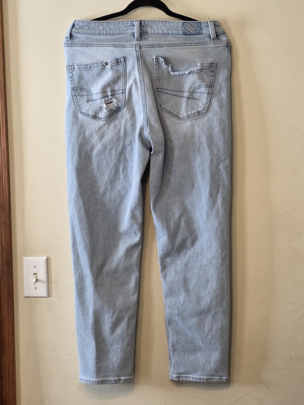American Eagle Mom Jeans Size 8 Light Wash Distressed High Rise