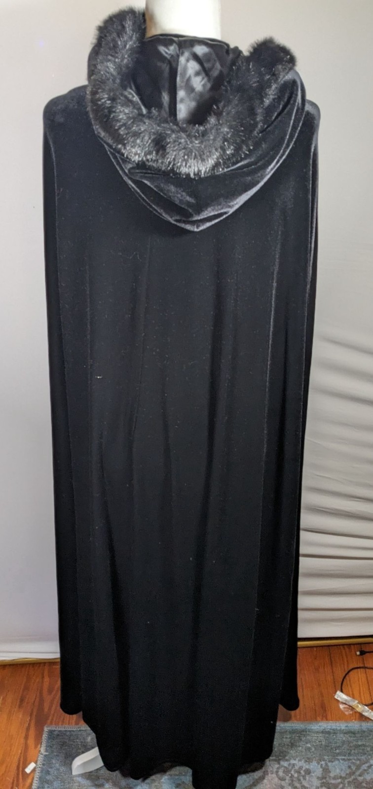 Vintage Gothic Jeffrey & Dara Evenings By Tom Barra Velvet Hooded Cloak With Fau