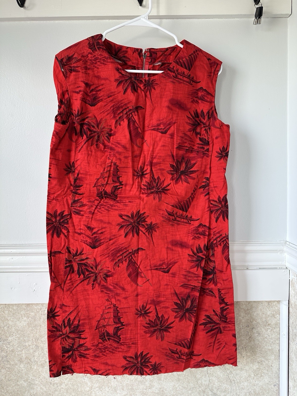 Vtg 60s 70s Hawaiian Barkcloth Shift Dress Red Tropical Sailboat Mini Medium