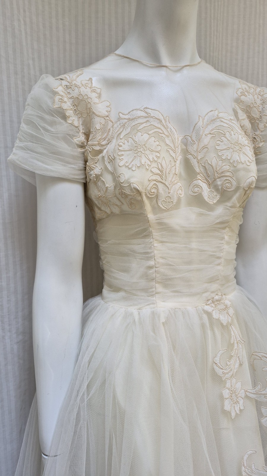 Vintage 1940/50s Ivory Tulle Netting Dress by SMARTWEAR EMMA LANGE – Size XS/S
