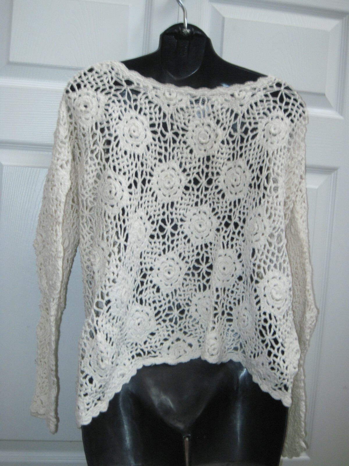 Reference Point Women&rsquo;s Medium VINTAGE Ivory Crochet Knit Top Long Sleeves