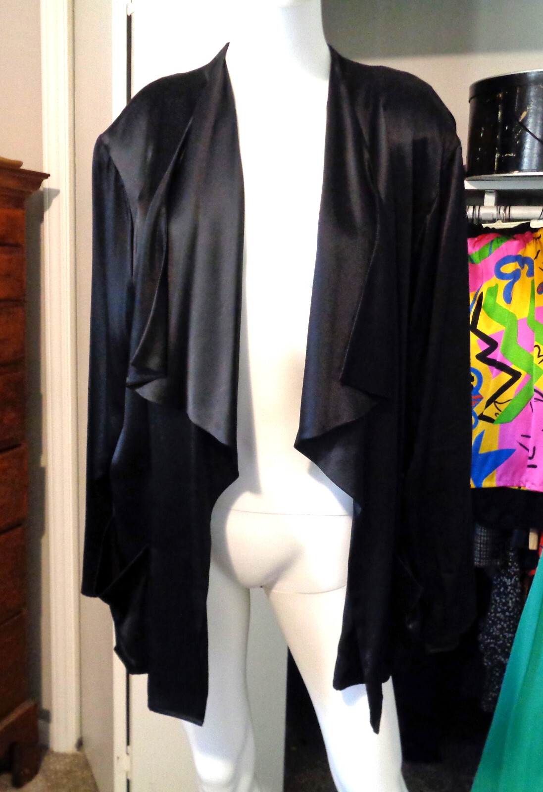 VINTAGE 80&rsquo;s FLORA KUNG! SILK CARDIGAN FOR ALL OCCASSIONS!! SIZE 12.