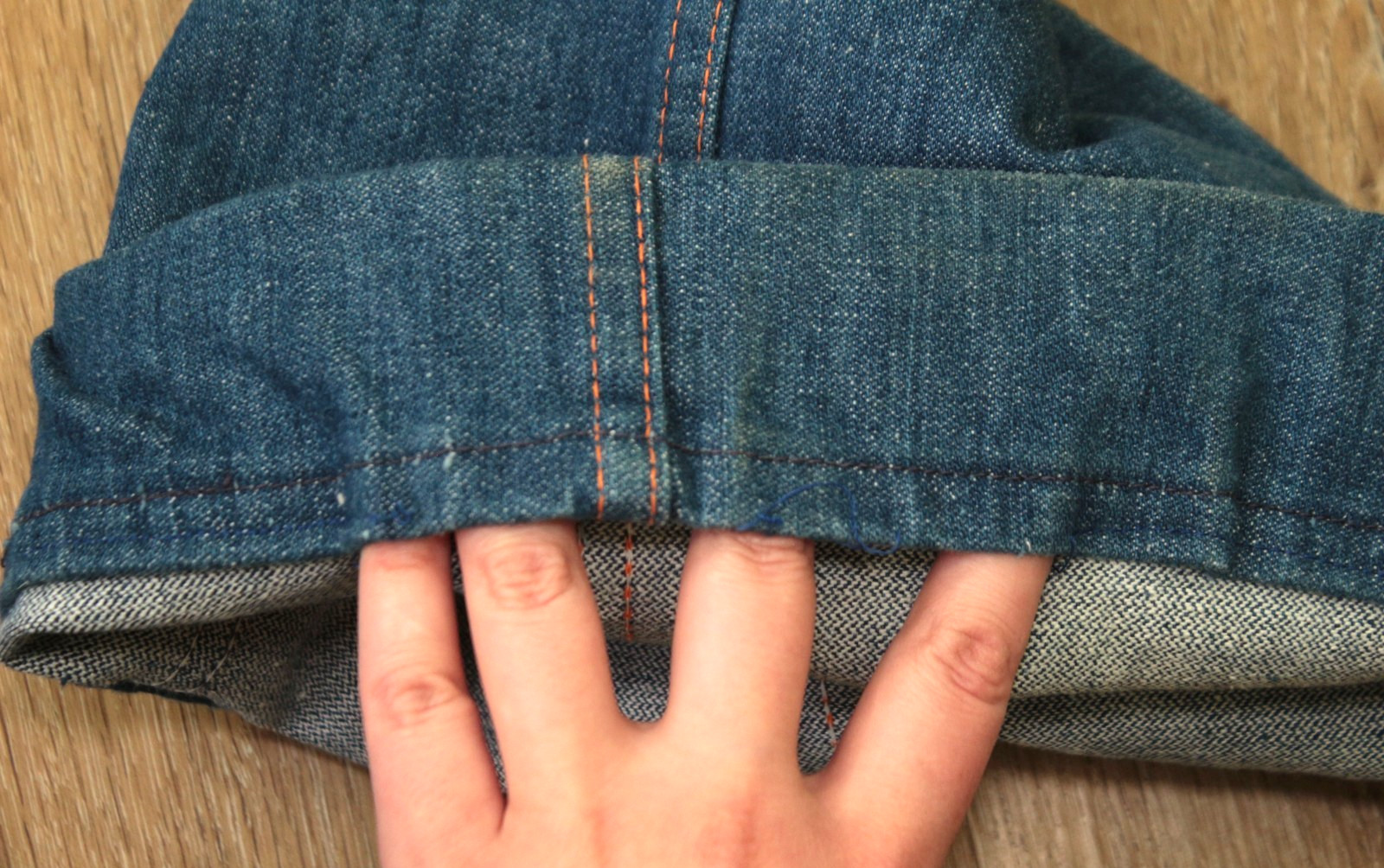 VTG Women&rsquo;s 70s Wrangler Denim Bell Bottom Jeans W/ Saddle Back Seams Sz 33&Prime;