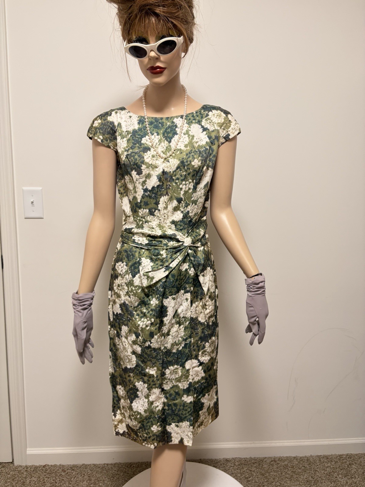 LOVELY VTG 60s FOURELL GREEN FLORAL PRINT CAP SLEEVE FRONT SLIT DRESS