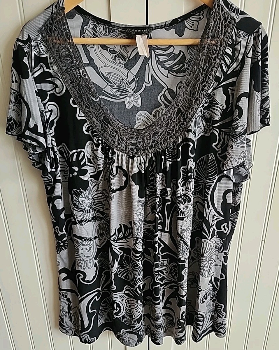 Vintage 70s 80s Judith Creations Black Silver Floral Crochet Top 3x Seems 2x