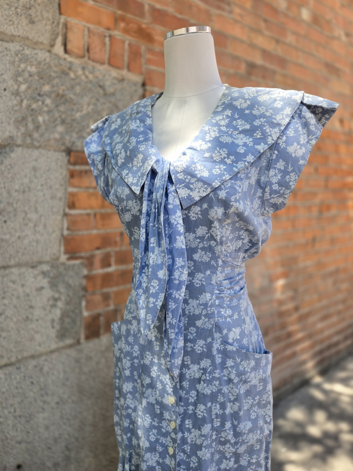 Vtg 1970s OOPS California Blue Floral Cotton 1930s Wiggle Summer Flutter Dress
