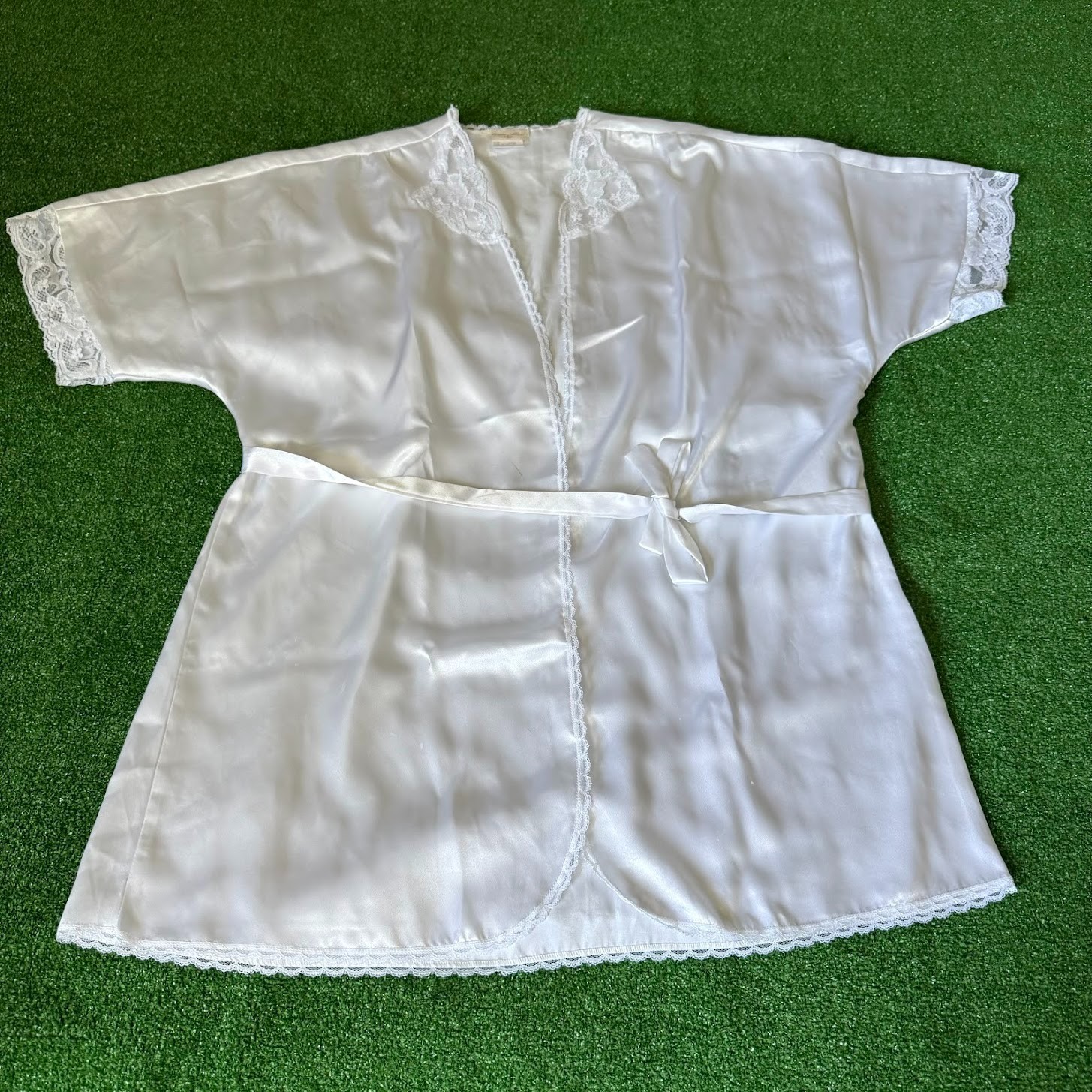 Vintage Inner Most White Satin Lace Trim Robe Made In USA Loungewear Size L
