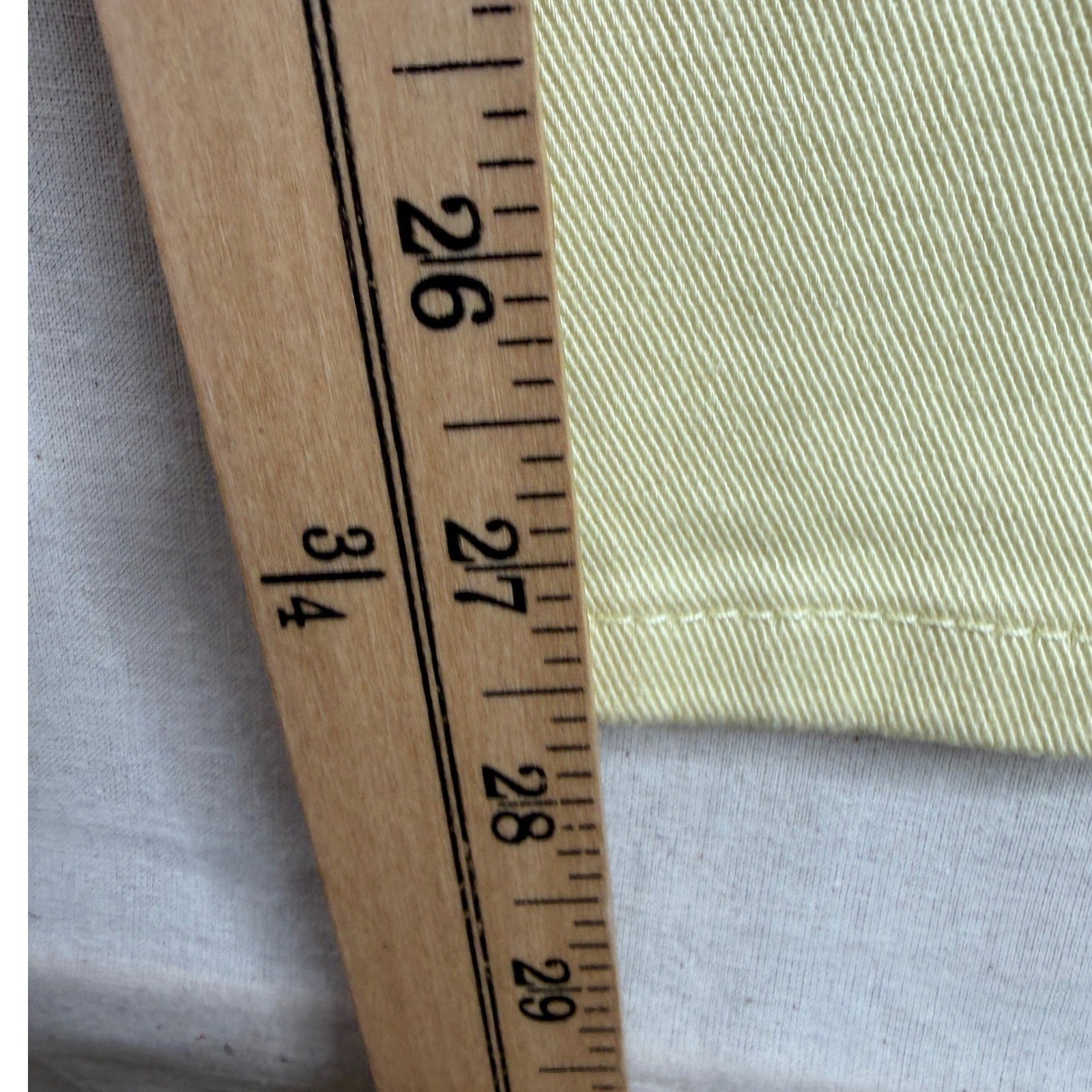 New Gloria Vanderbilt Amanda Jeans size 12 Petite Light Yellow
