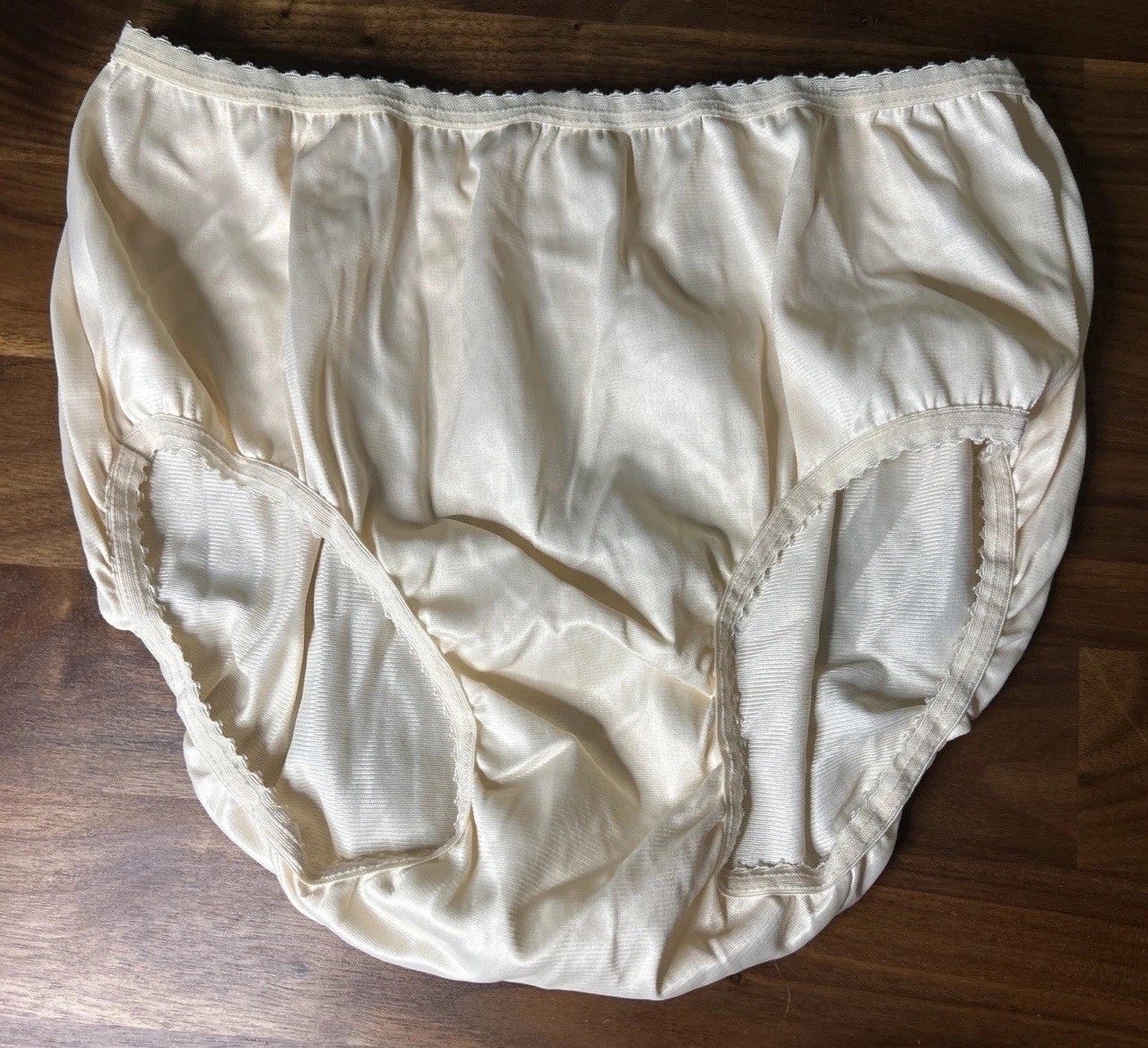 Vtg 90&rsquo;s Leggs ALL Tricot Nylon Gusset Hi-Cut Panties Sz 5 S Second Skin Satin